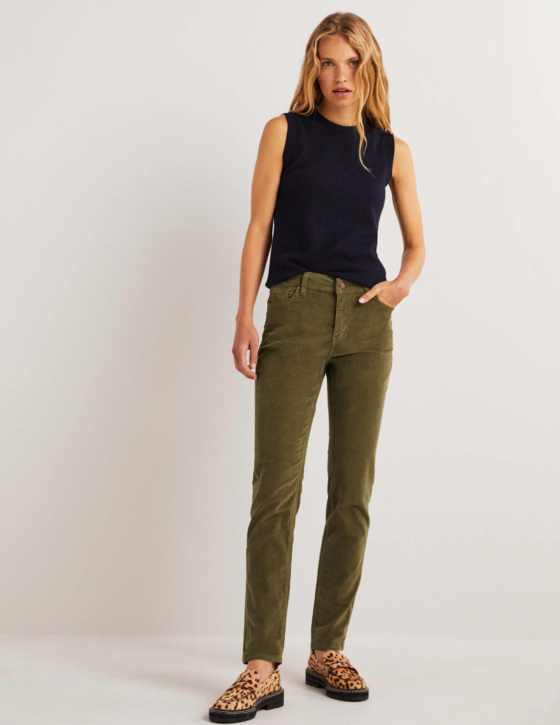 Schmale Cord-Jeans mit geradem Bein-Feldgrün-1