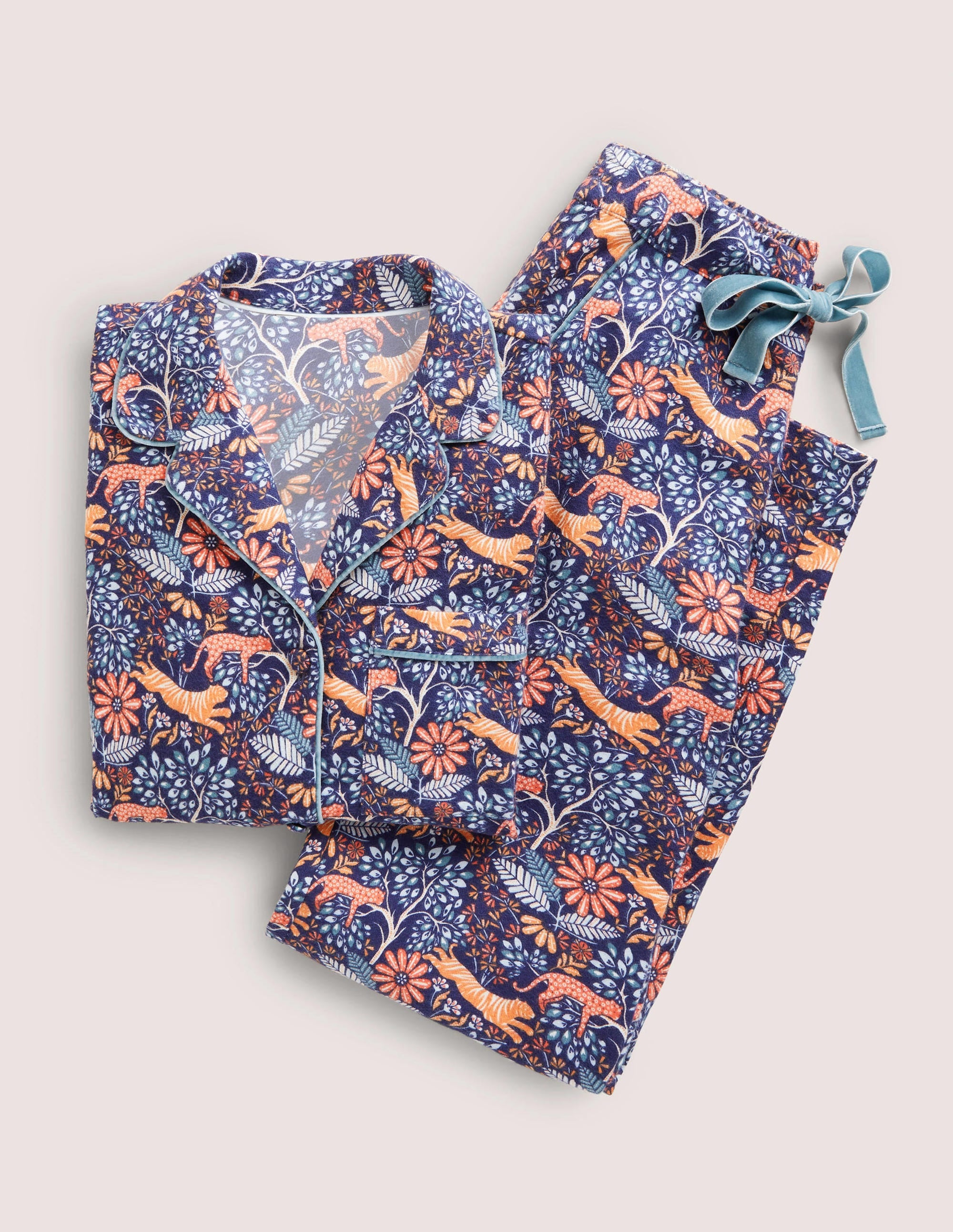 Blue Safari Bloom Cosy Pyjama Set-Gedecktes Orange, Safariblüten - Image 6