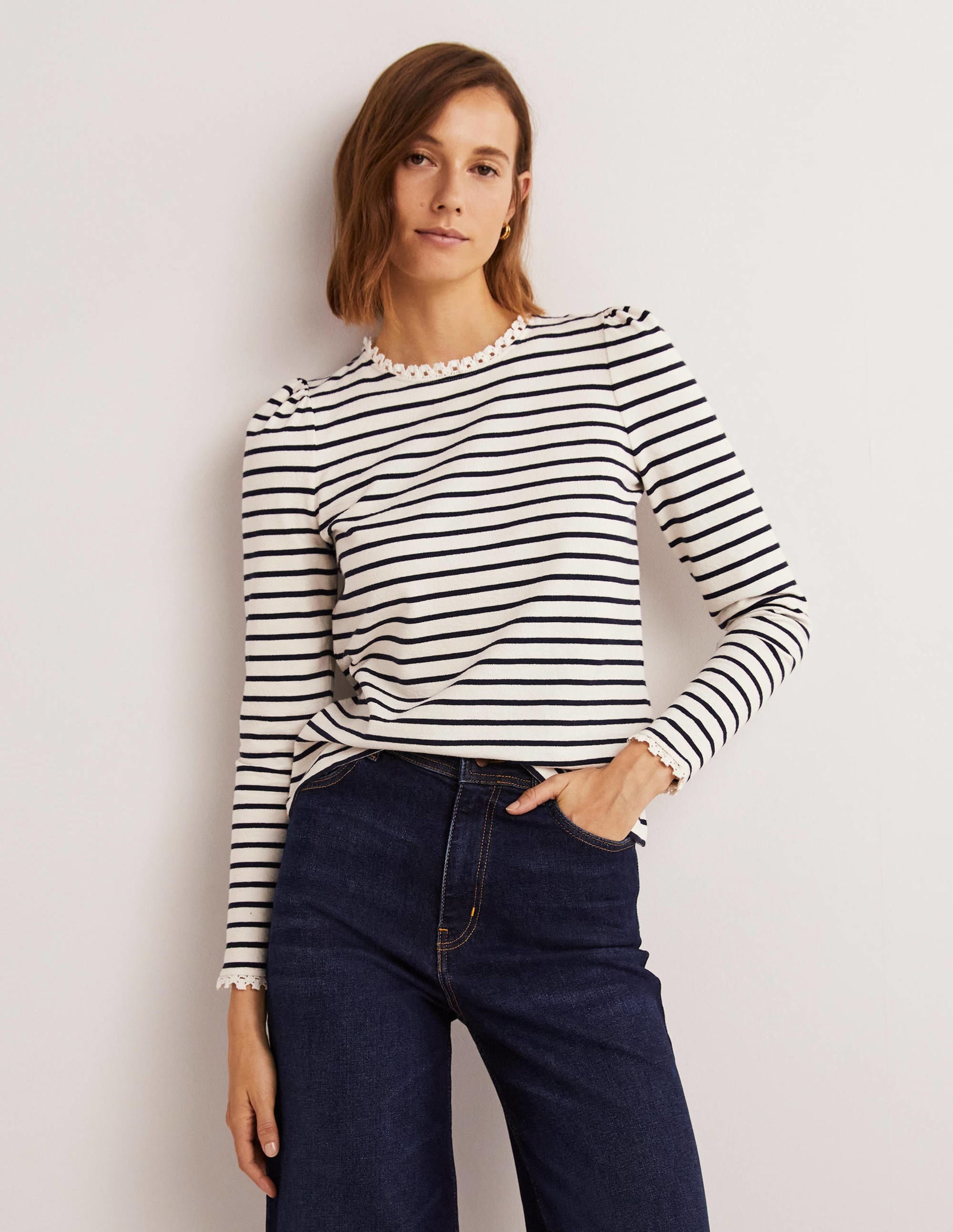 Top col rond à détails crochetés-Ivoire, rayé bleu marine - Image 1