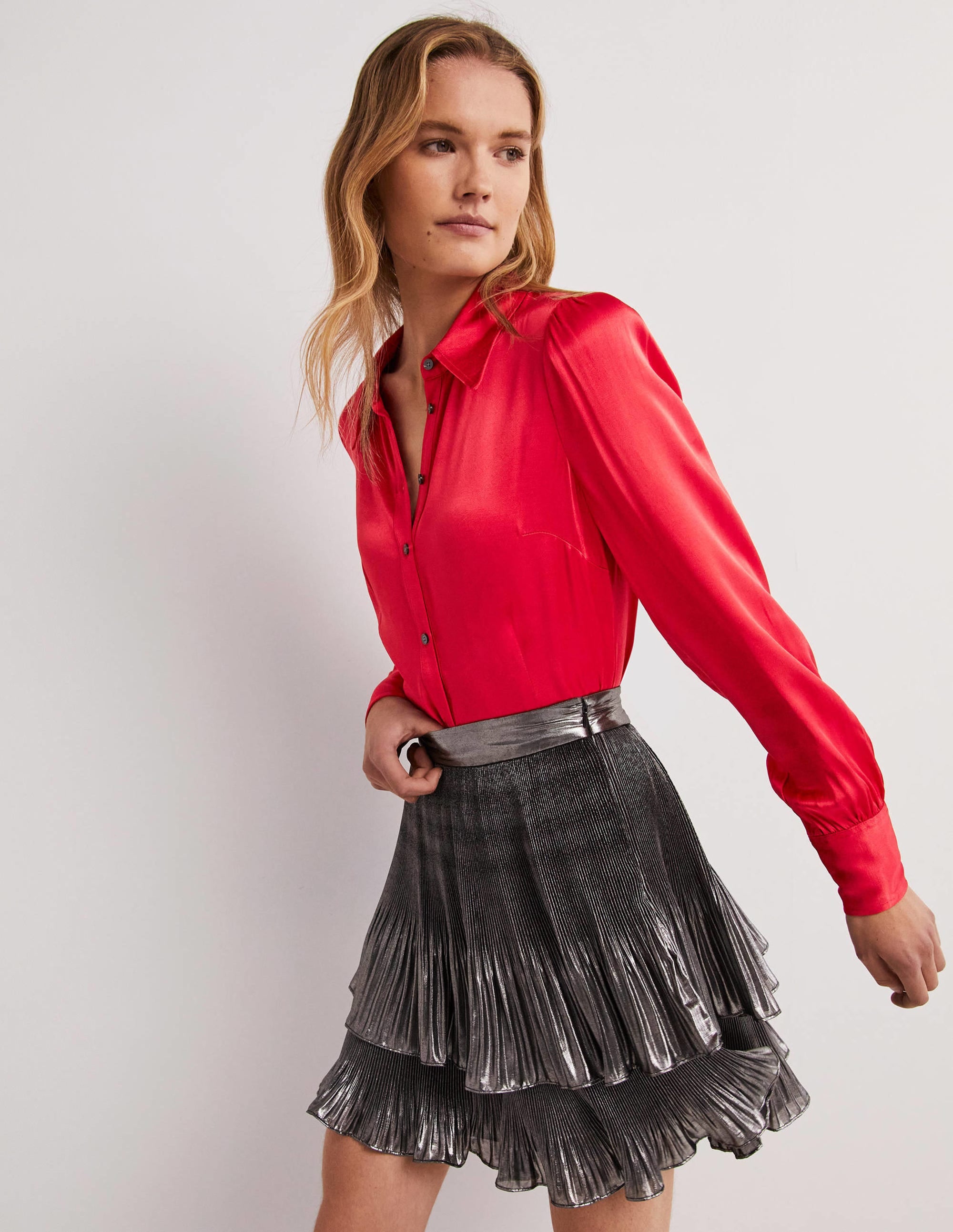 Chemise ajustée en satin à pinces-Rouge tarte aux fraises - Image 4