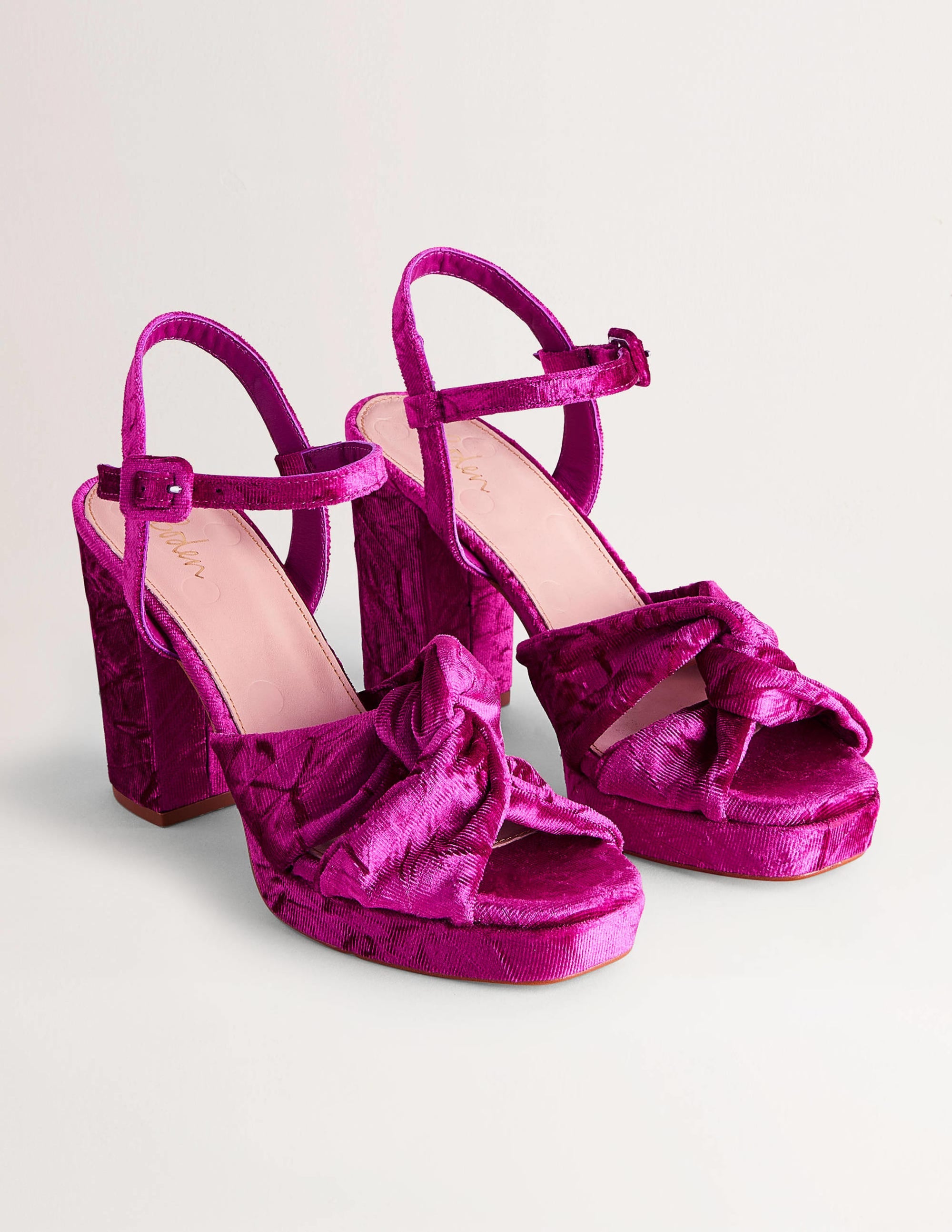 Chaussures compensées avec devant torsadé-Velours rose frappé - Image 2