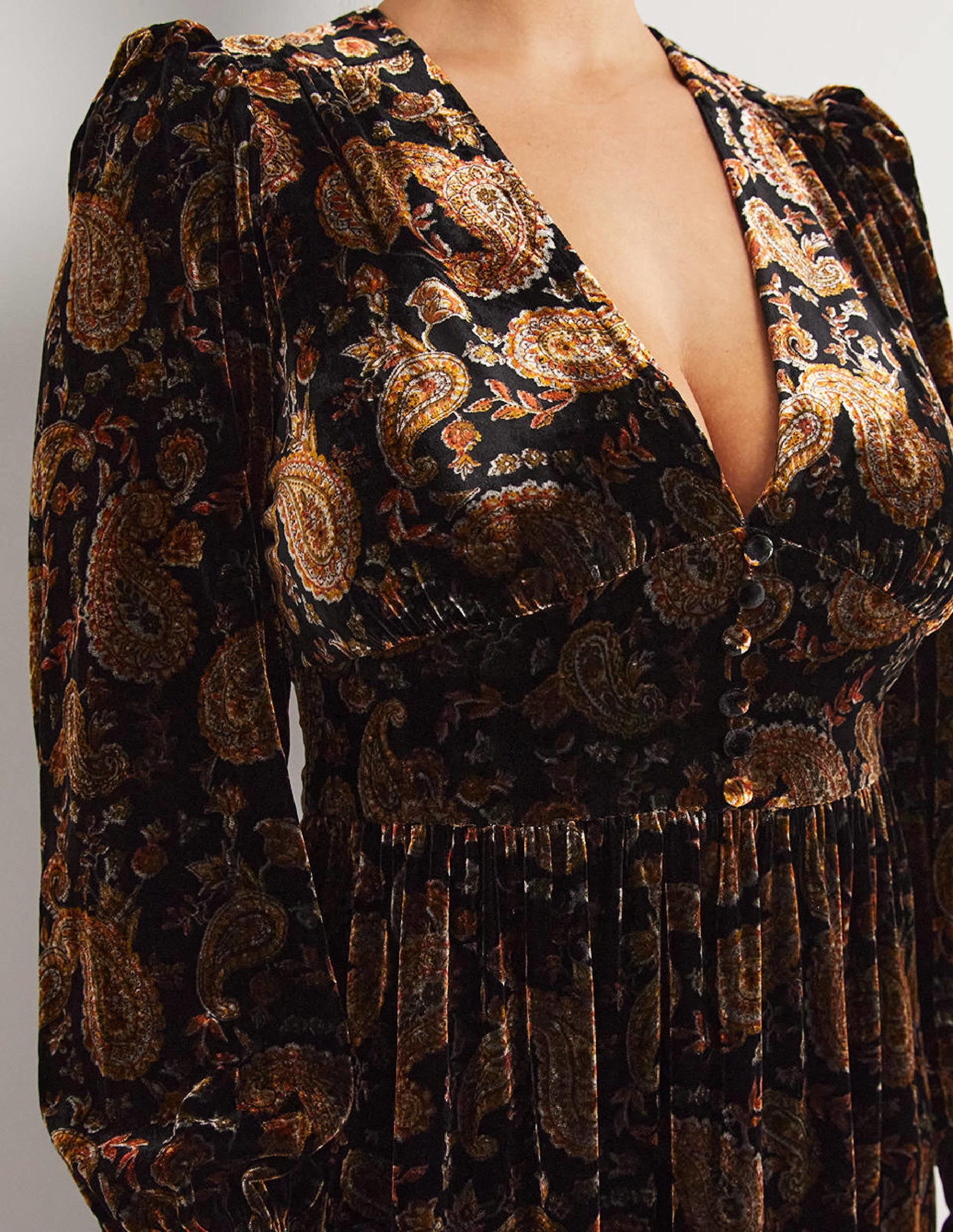 Black Paisley Velvet Midi Party Dress-Schwarz, Paisleymuster - Image 2