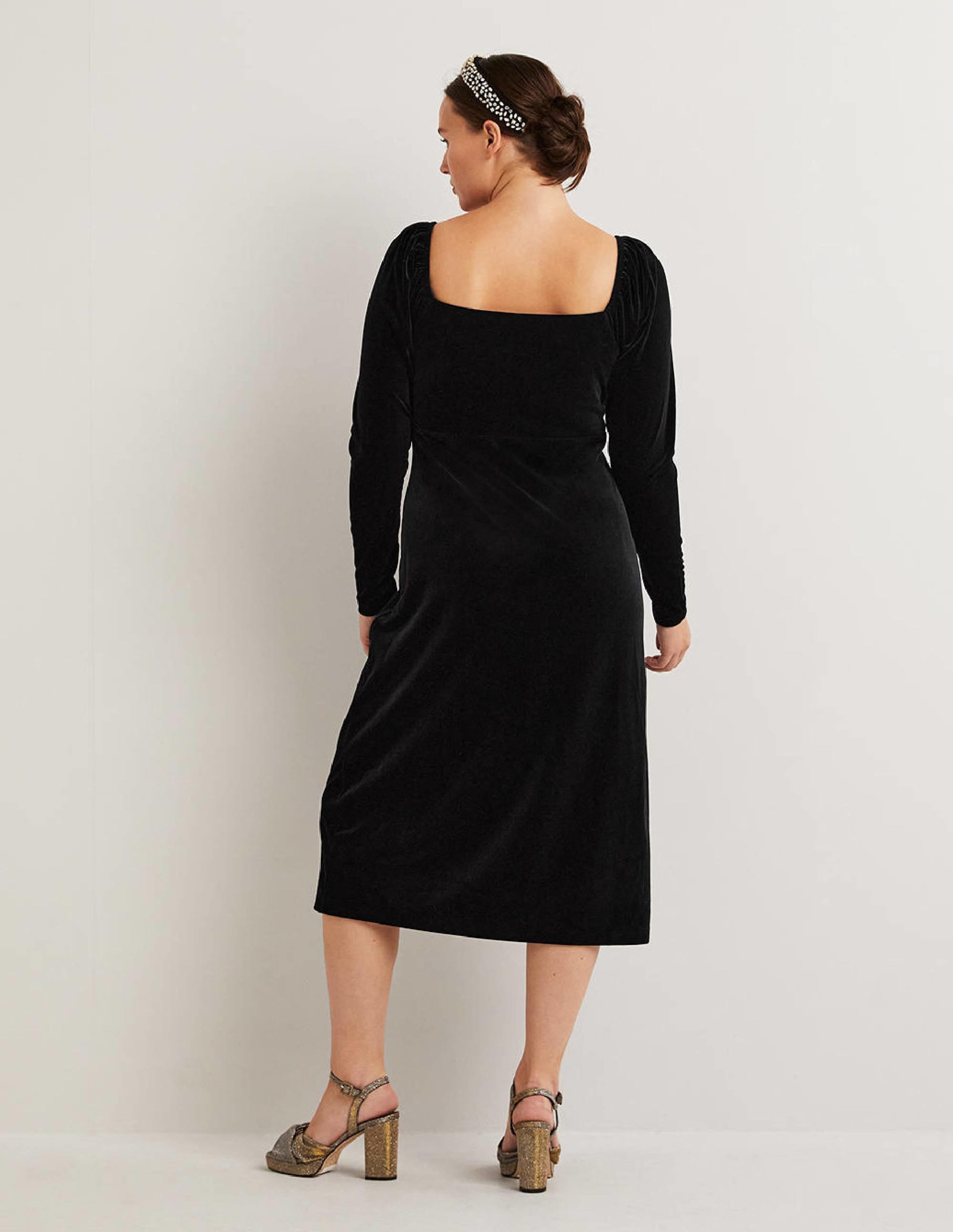 Black Velvet Sweetheart Midi Dress-Schwarz - Image 3