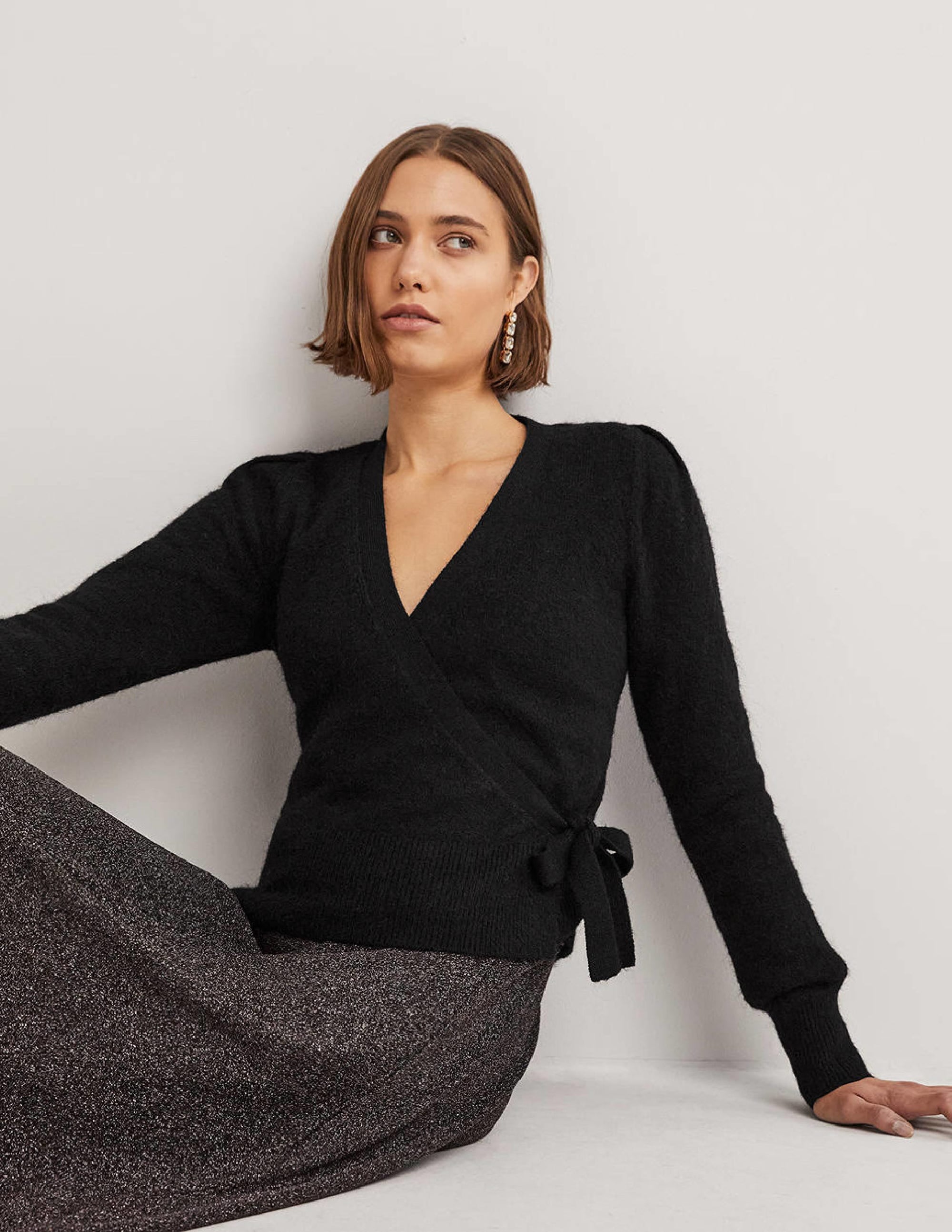 Flauschiger Wickel-Cardigan-Schwarz - Image 1