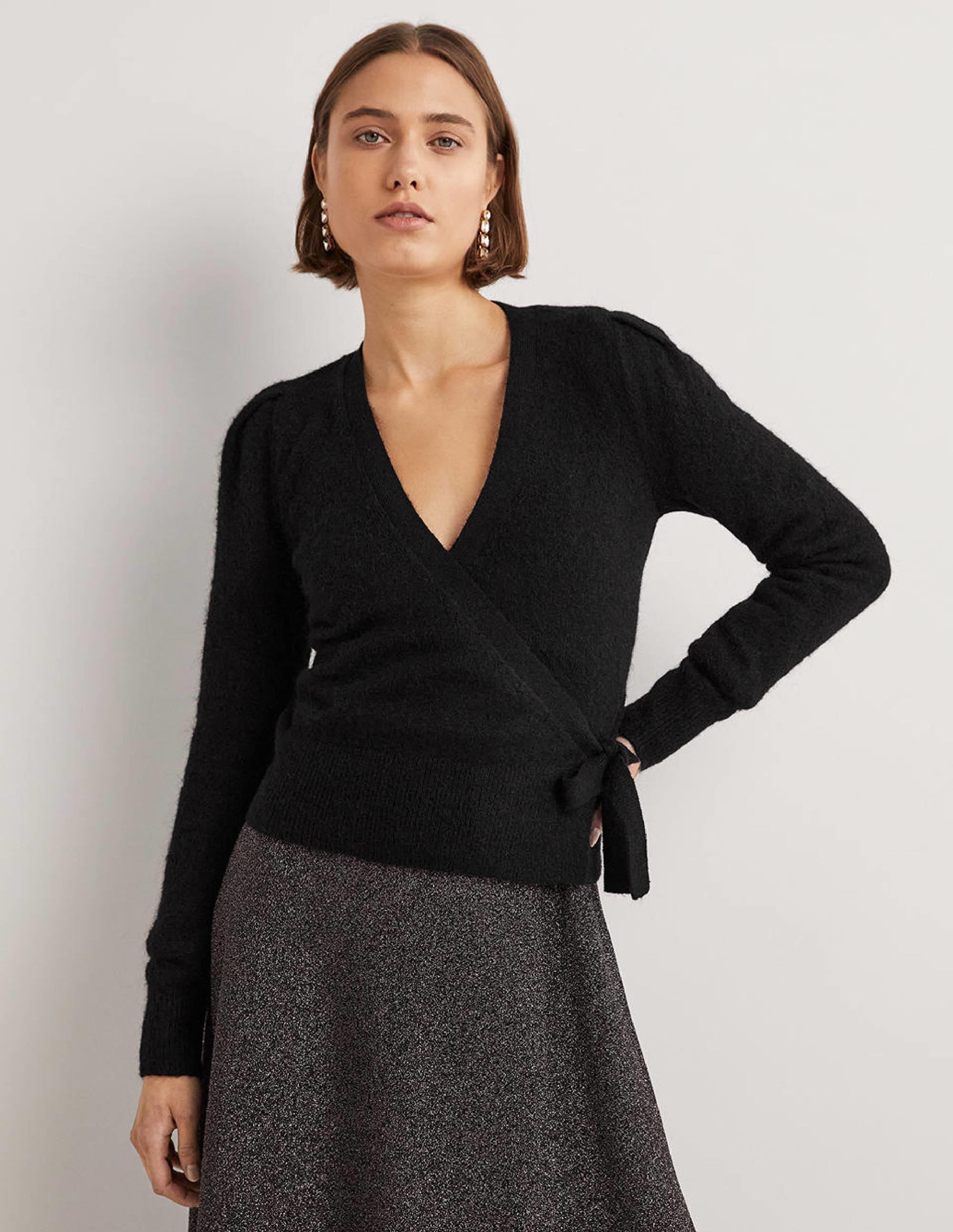 Flauschiger Wickel-Cardigan-Schwarz - Image 4