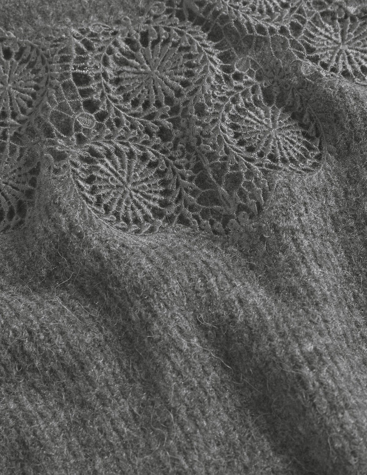 Flauschiger Pullover mit Stickerei-Anthrazit Melange, Stickerei - Image 6