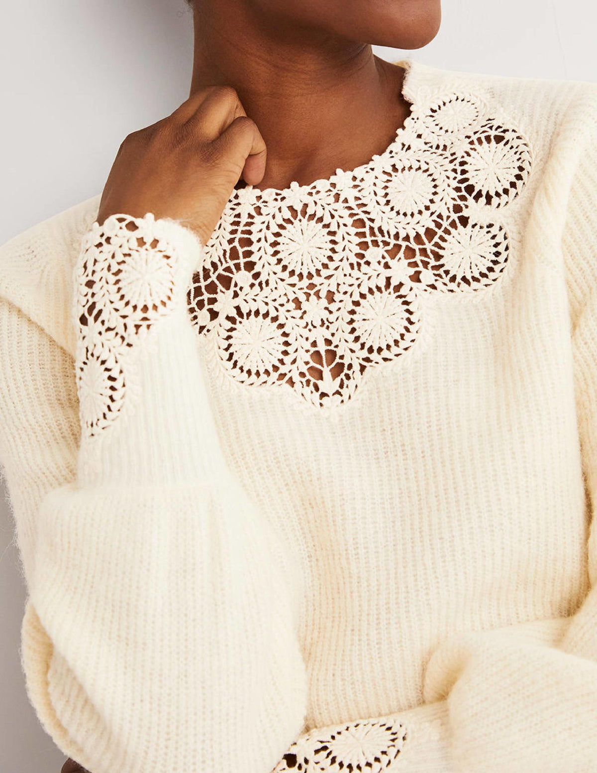 Detail Fluffy Jumper-Warm Ivory Embroidery - Image 2