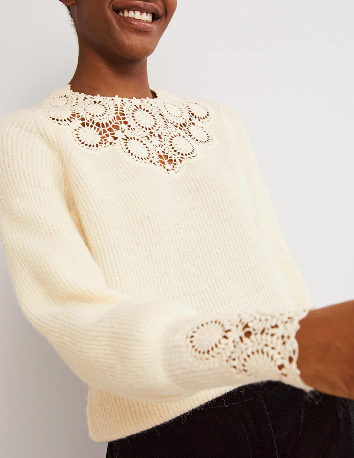 Detail Fluffy Jumper-Warm Ivory Embroidery-4