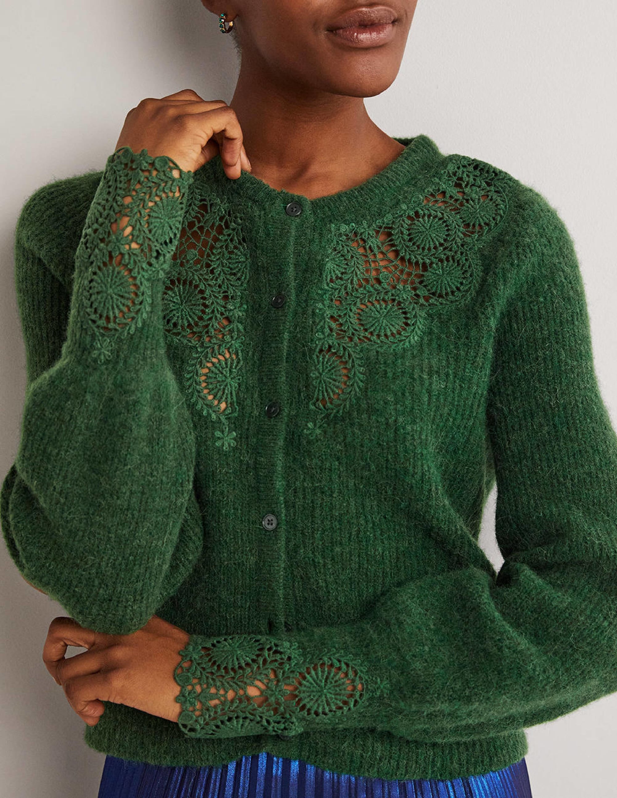 Gilet duveteux brodé-Broderie vert chasseur - Image 2