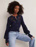 Flauschiger Cardigan mit Stickerei-Navy, Stickerei