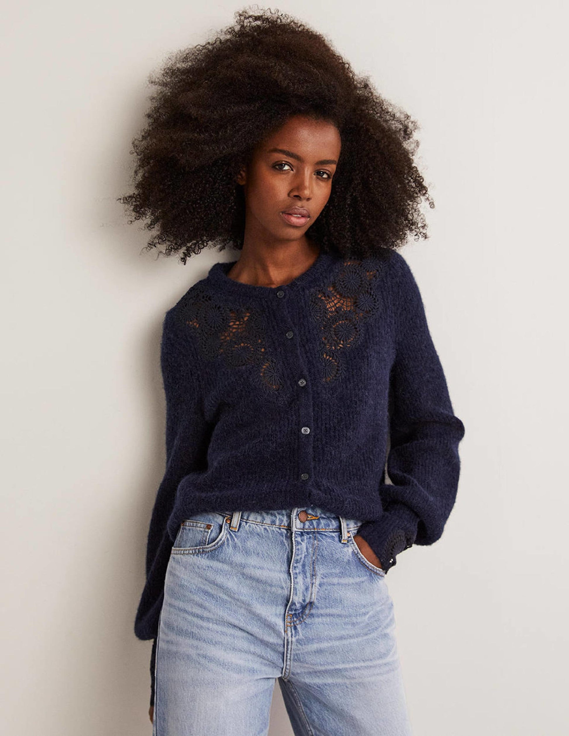 Flauschiger Cardigan mit Stickerei-Navy, Stickerei-4