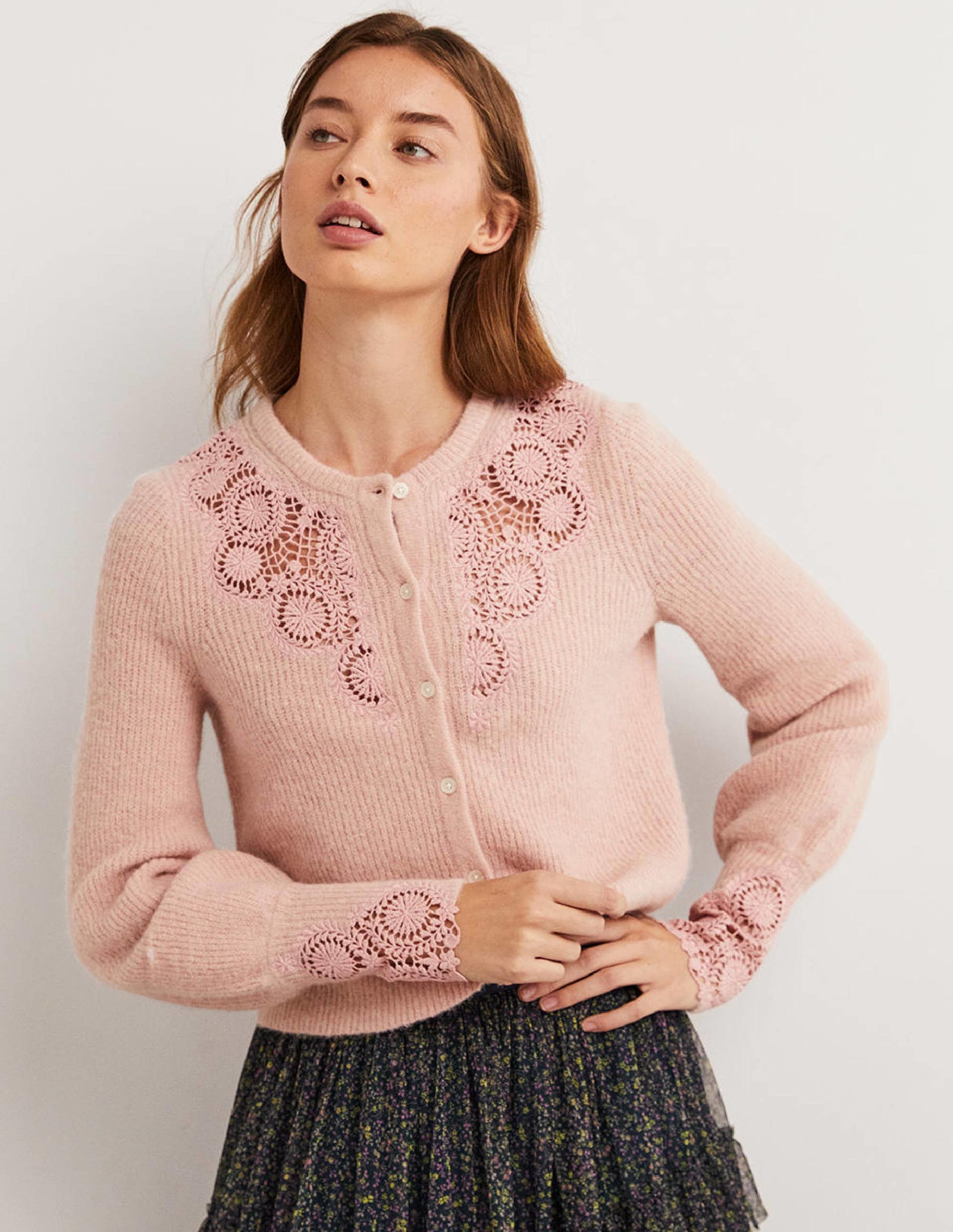 Flauschiger Cardigan mit Stickerei-Eisrosa, Stickerei-1