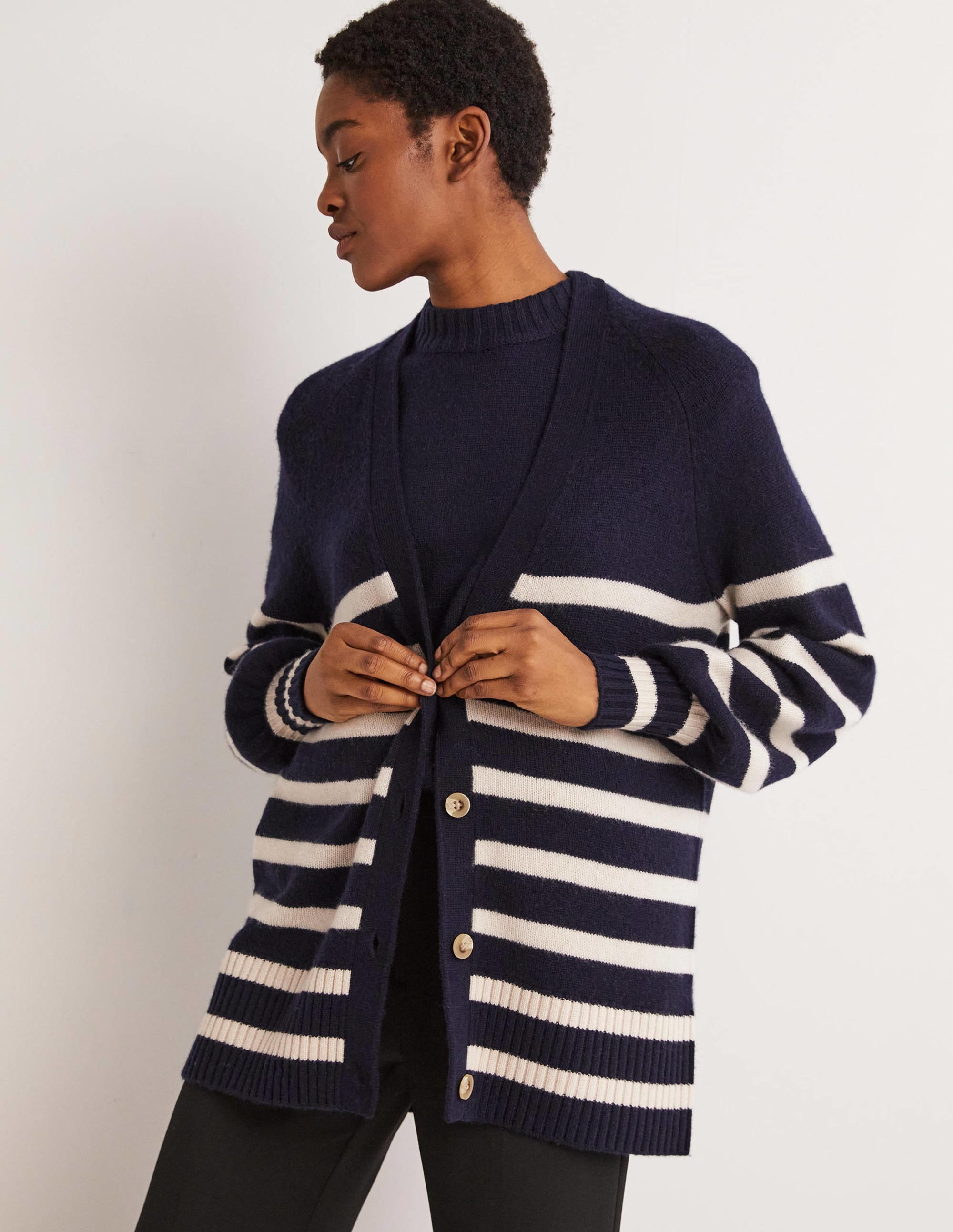 Gilet long en cachemire-Bleu marine, rayé chinchilla - Image 4
