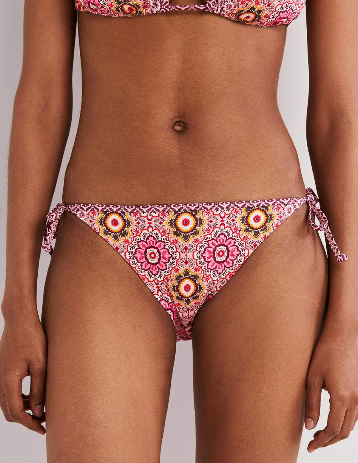 Symi String Bikini Bottoms-Milkshake, Paradise Charm-4