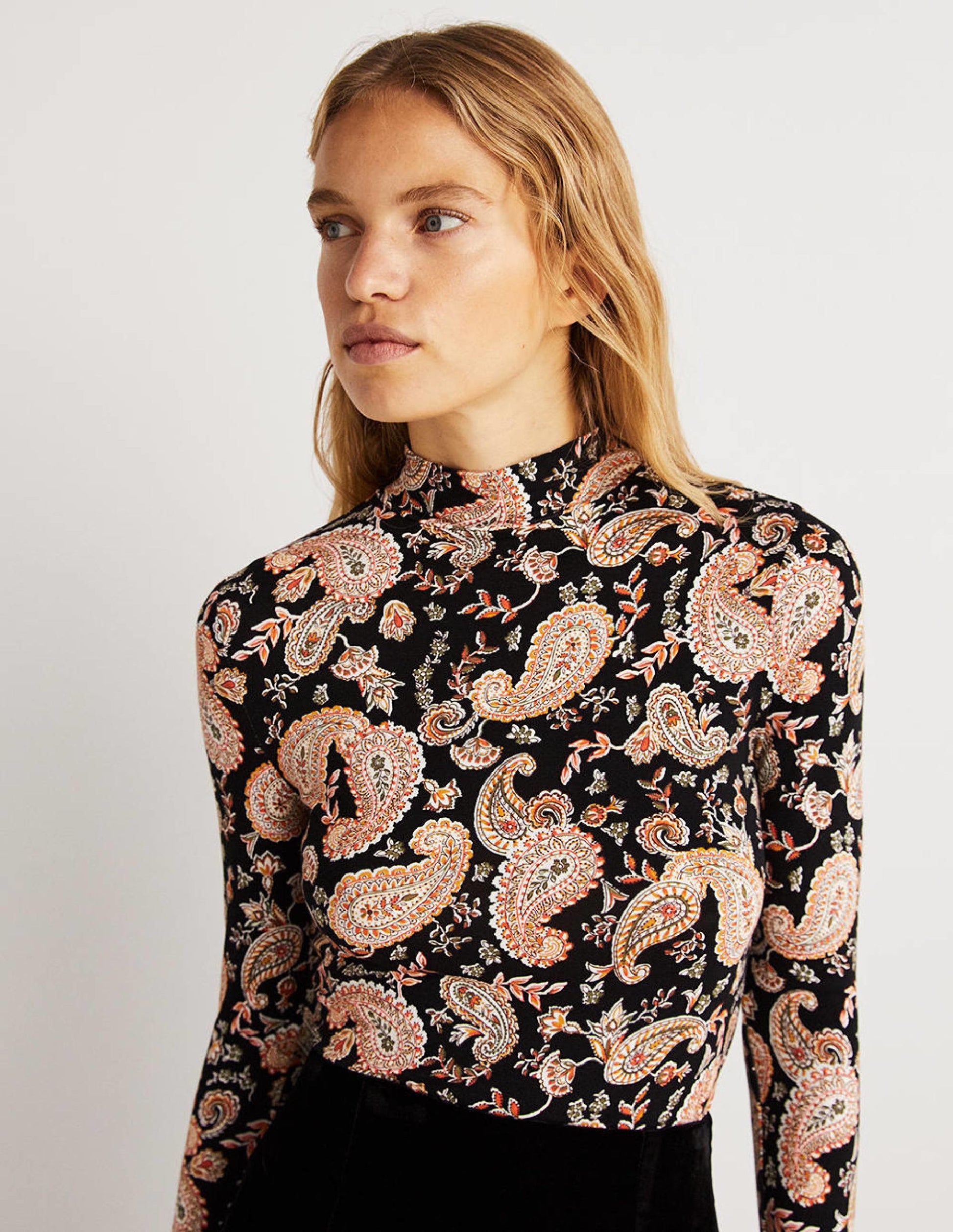 Jerseyoberteil mit hohem Kragen-Schwarz, Paisleymuster-4