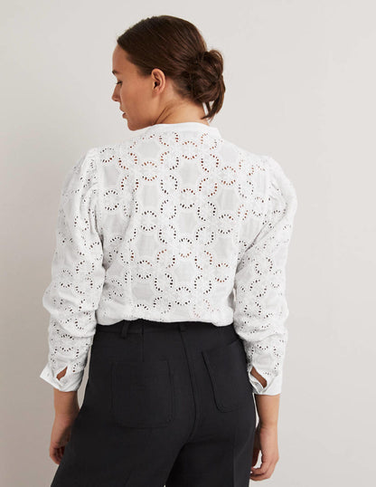 Bluse mit Lockstickerei und Gigot-Ärmeln-Weiß