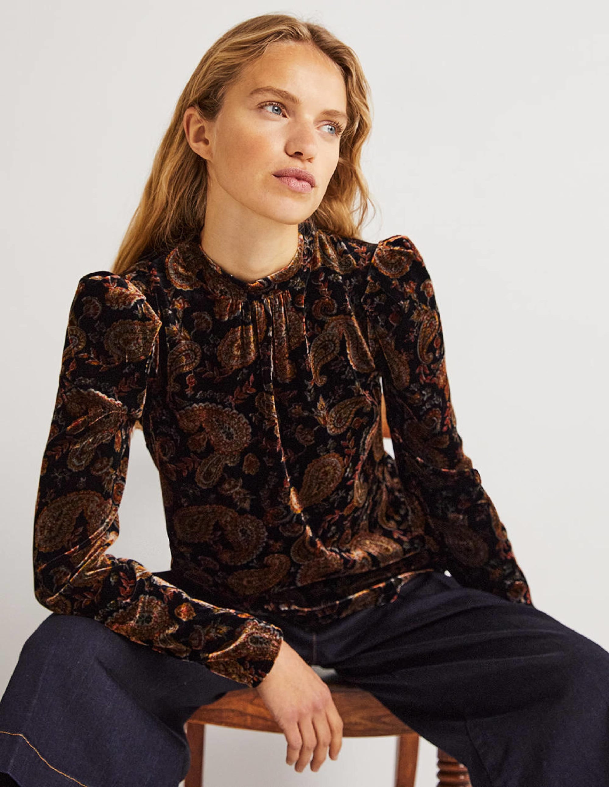 Black Paisley Mutton Sleeve Velvet Top-Schwarz, Paisleymuster - Image 1