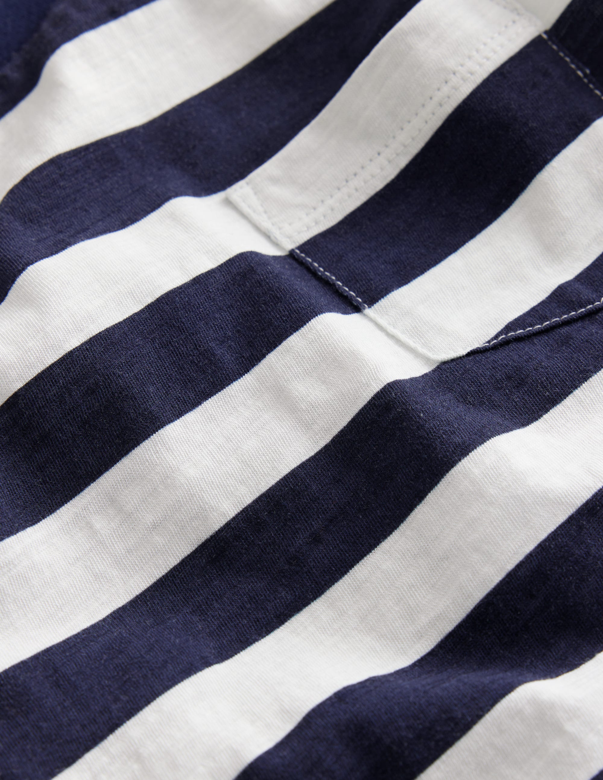 Langärmliges T-Shirt in gewaschener Optik-Französisches Marineblau/Naturweiß Gestreift - Image 3