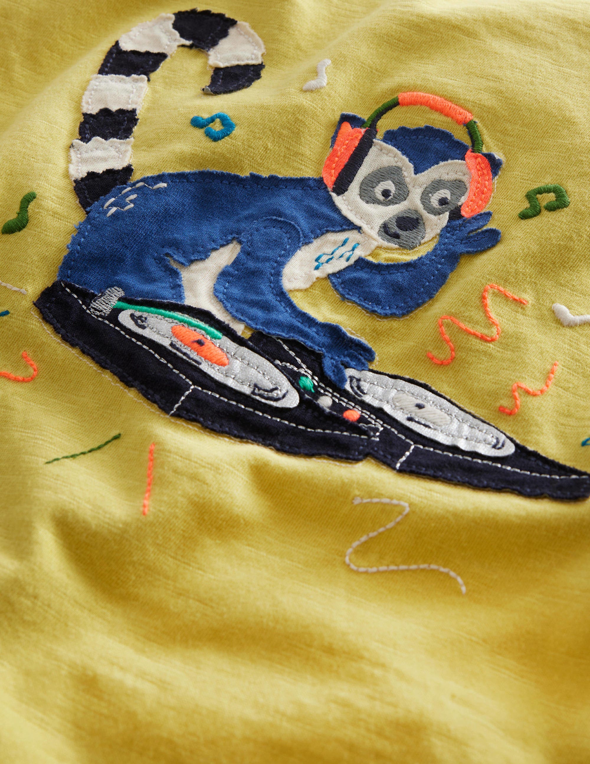 Lässiges T-Shirt mit Applikation-Butterblumengelb - Image 3
