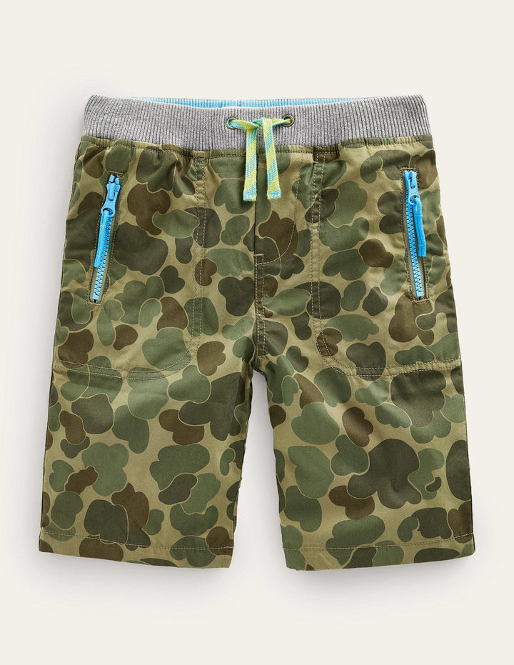 Abenteuer-Shorts-Khaki, Blasen-Camouflagemuster