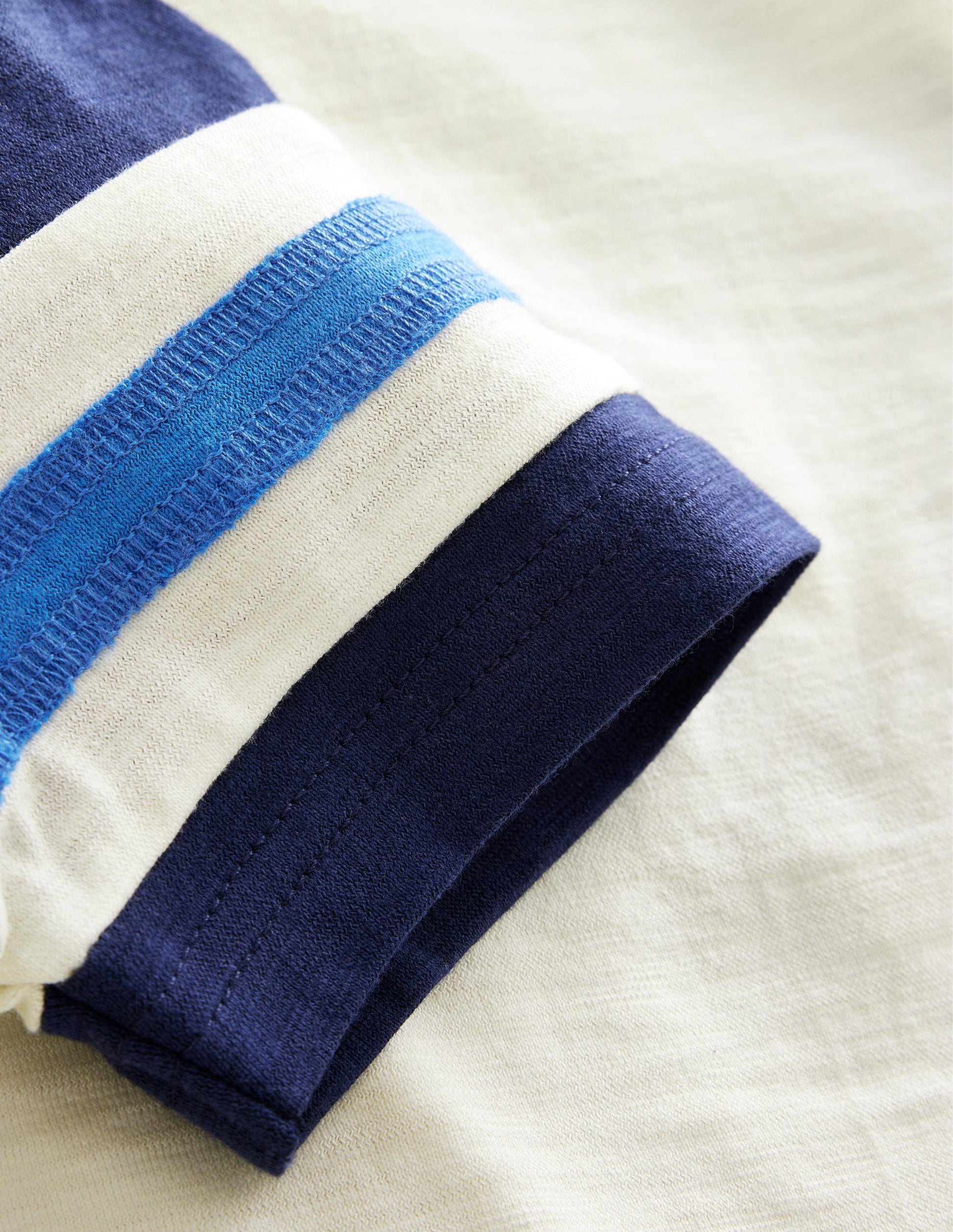 Sportliches Kurzarm-T-Shirt-Naturwei/ Schuluniform-Navy-3