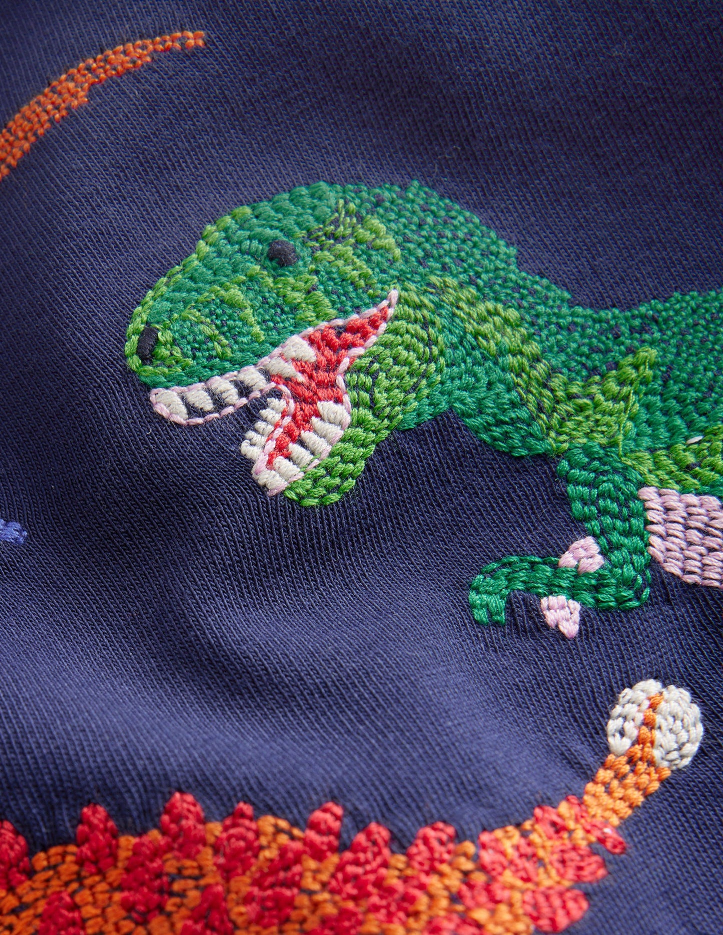 T-Shirt mit Superstitch-Schuluniform-Marineblau Dinos