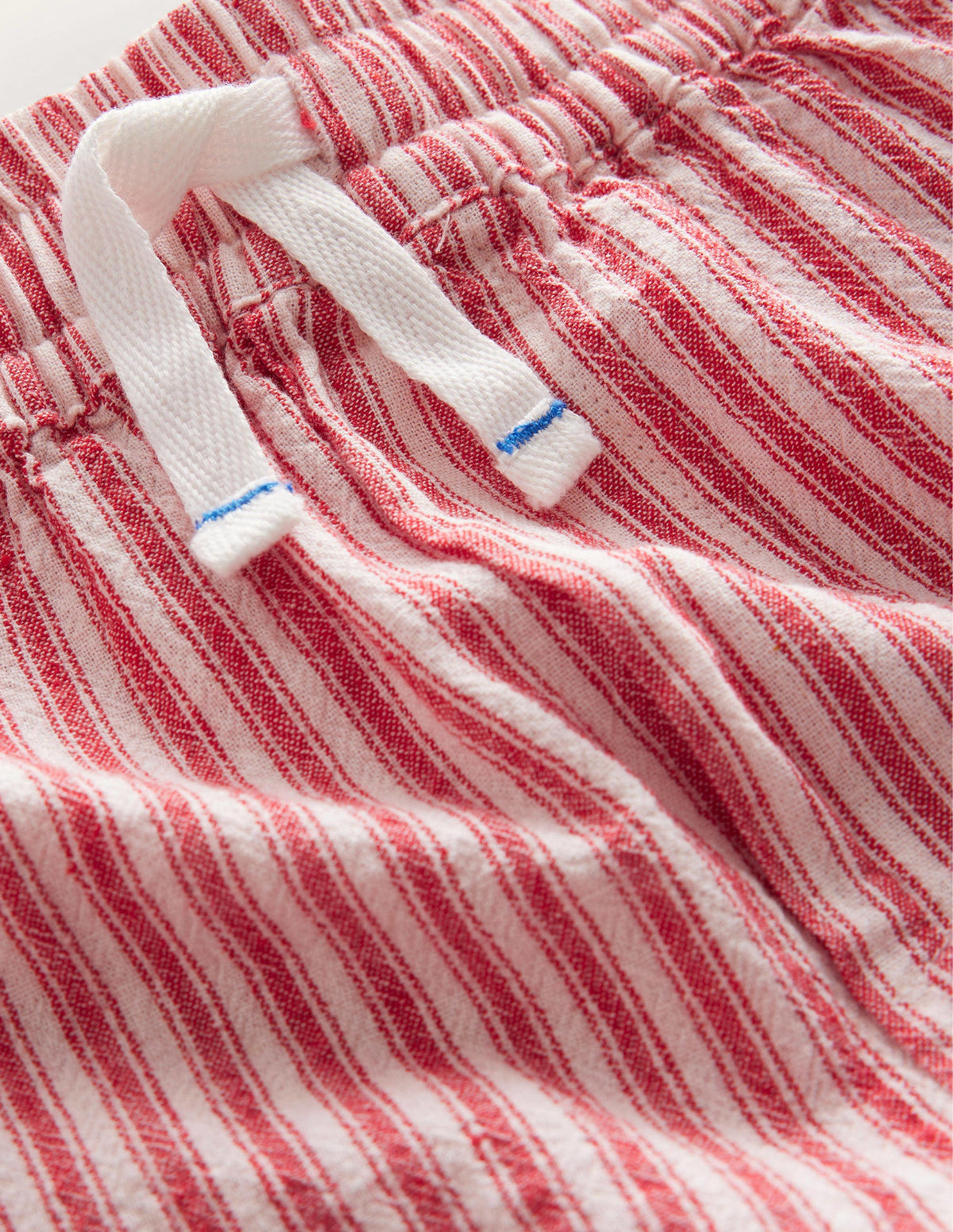 Shorts mit Taschen-Erdbeerkuchenrot, Feine Streifen-3