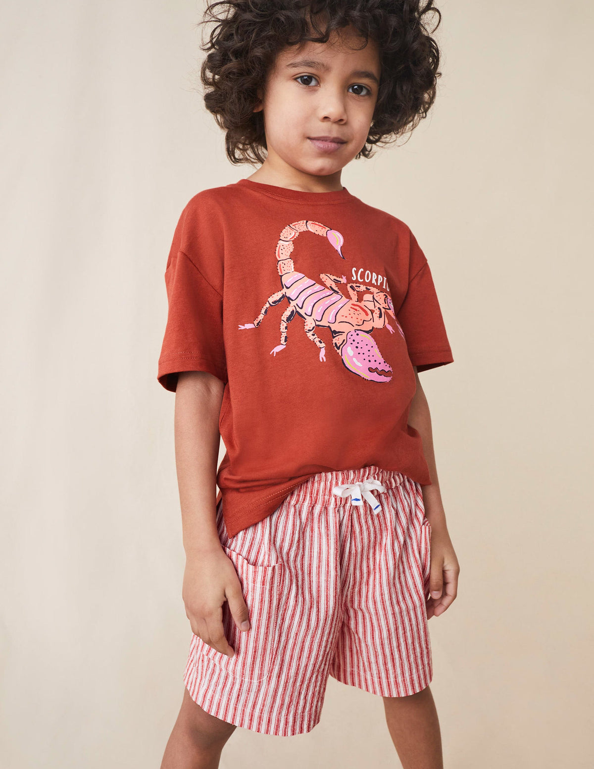 Shorts mit Taschen-Erdbeerkuchenrot, Feine Streifen-4