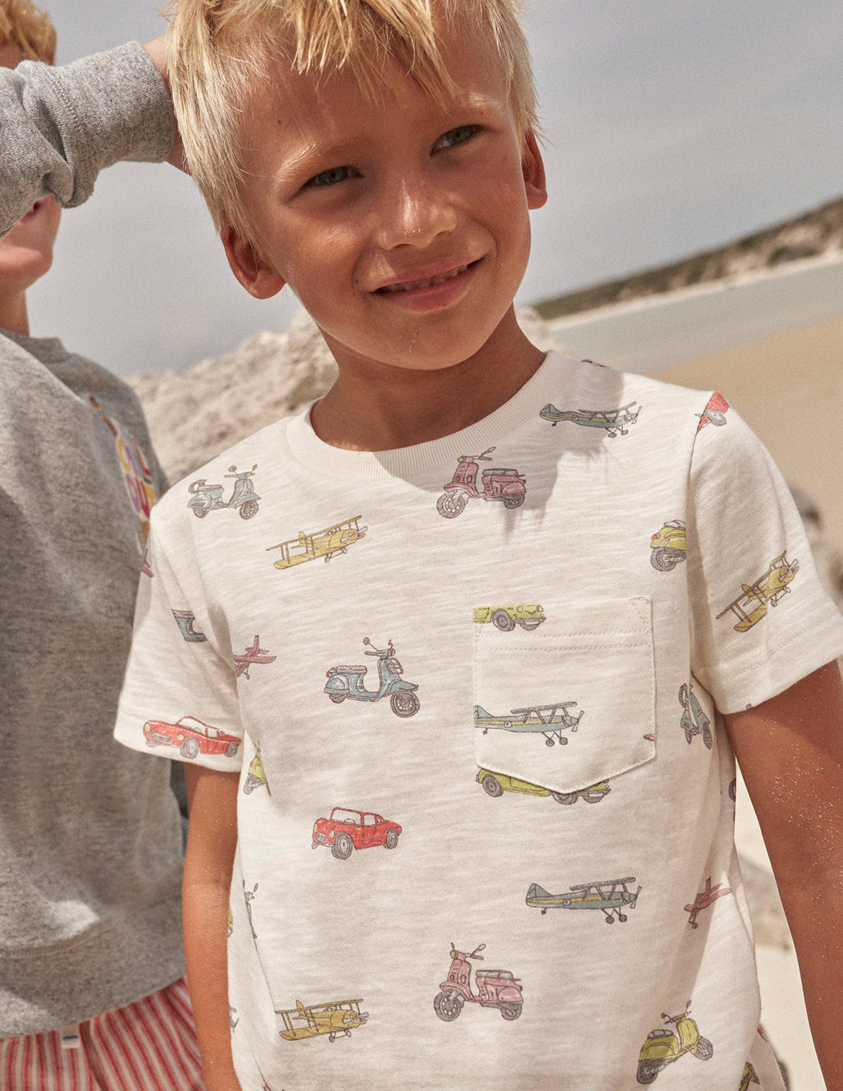 T-Shirt mit durchgehendem Muster-Bunt, Autos-4