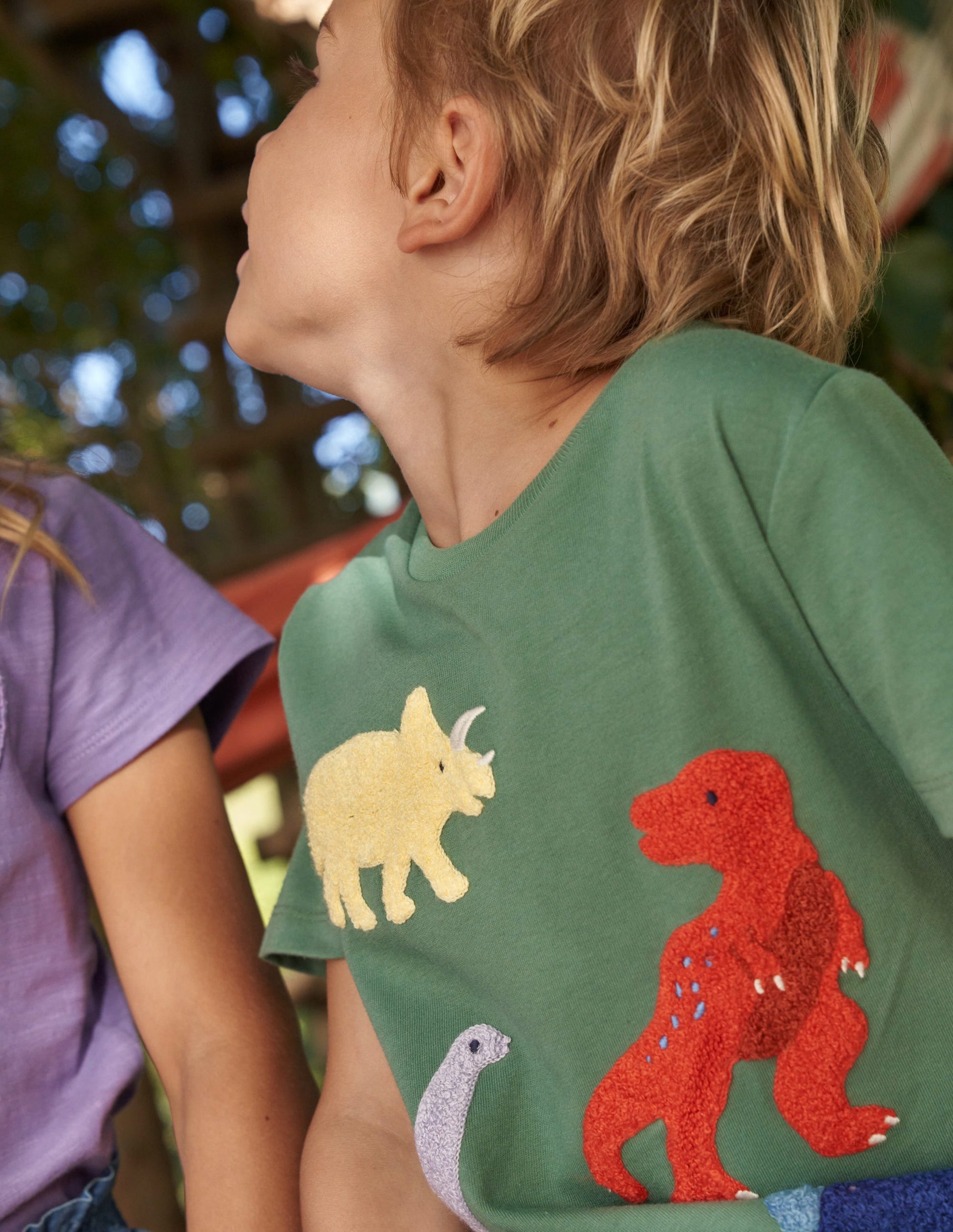 Dino-T-Shirt aus Bouclé-Rosmaringrün Dinosaurier-5