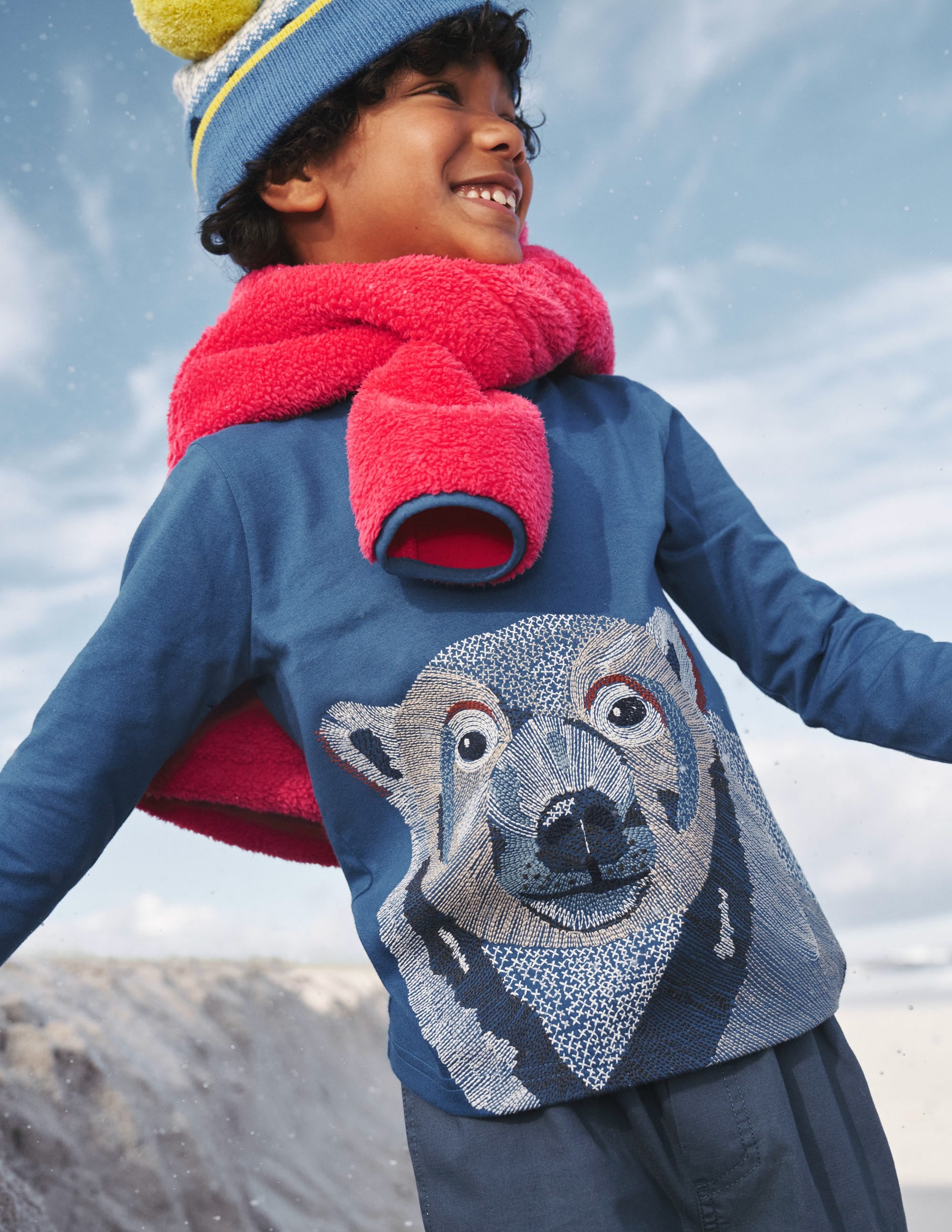 Superstitch T-shirt-Delft Blue Polar Bear - Image 4
