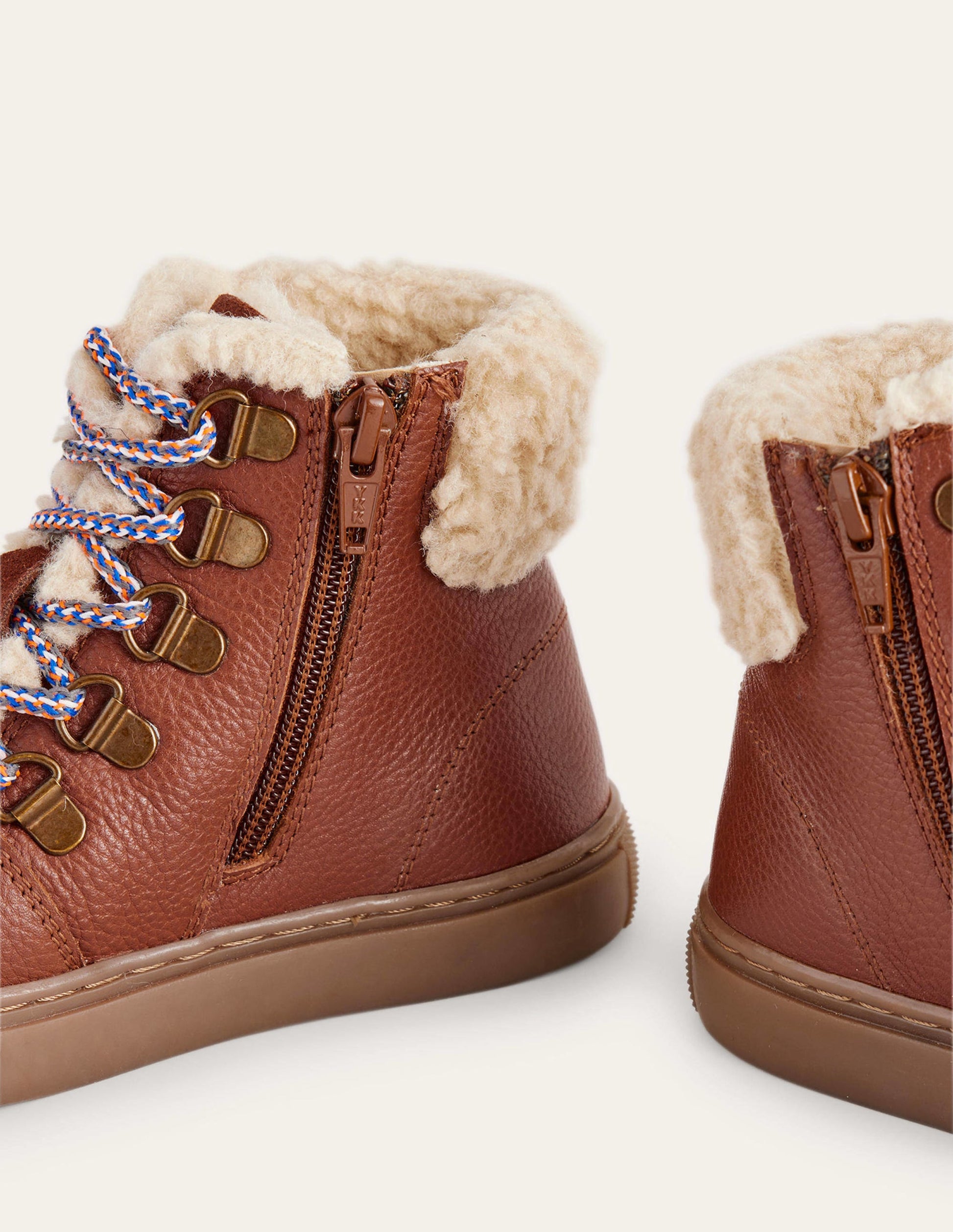 Flauschige Schnürstiefel aus Leder-Hellbraun-3