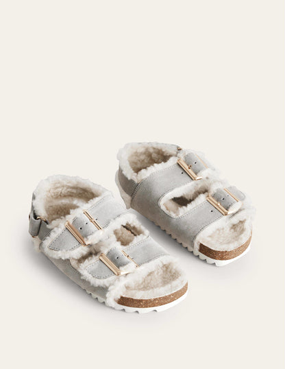 Bequeme Sandalen mit Schnalle aus Veloursleder-Taupe