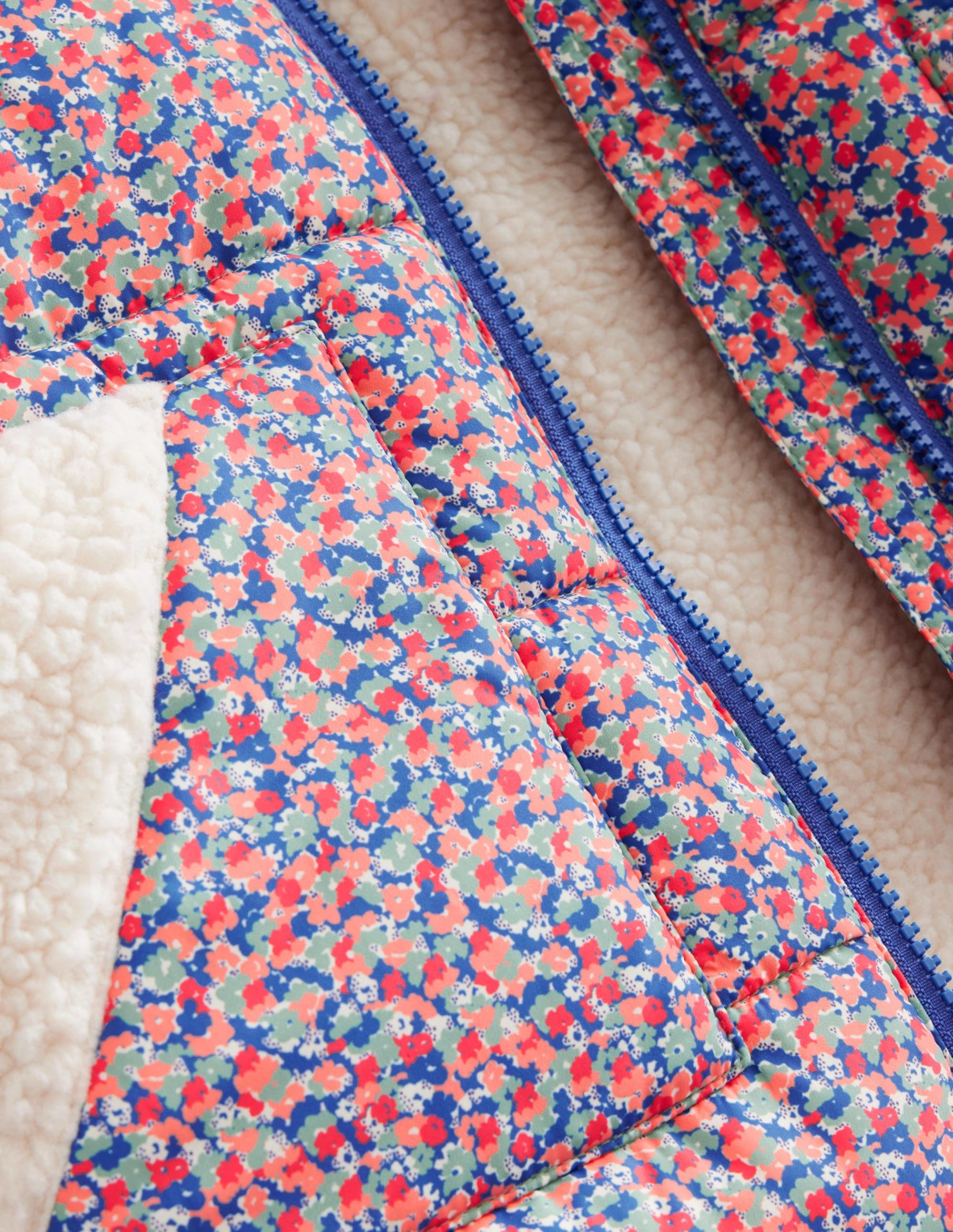 Wattierte Jacke mit Borg-Detail-Marmeladenrot Florales Mikro-Muster - Image 3