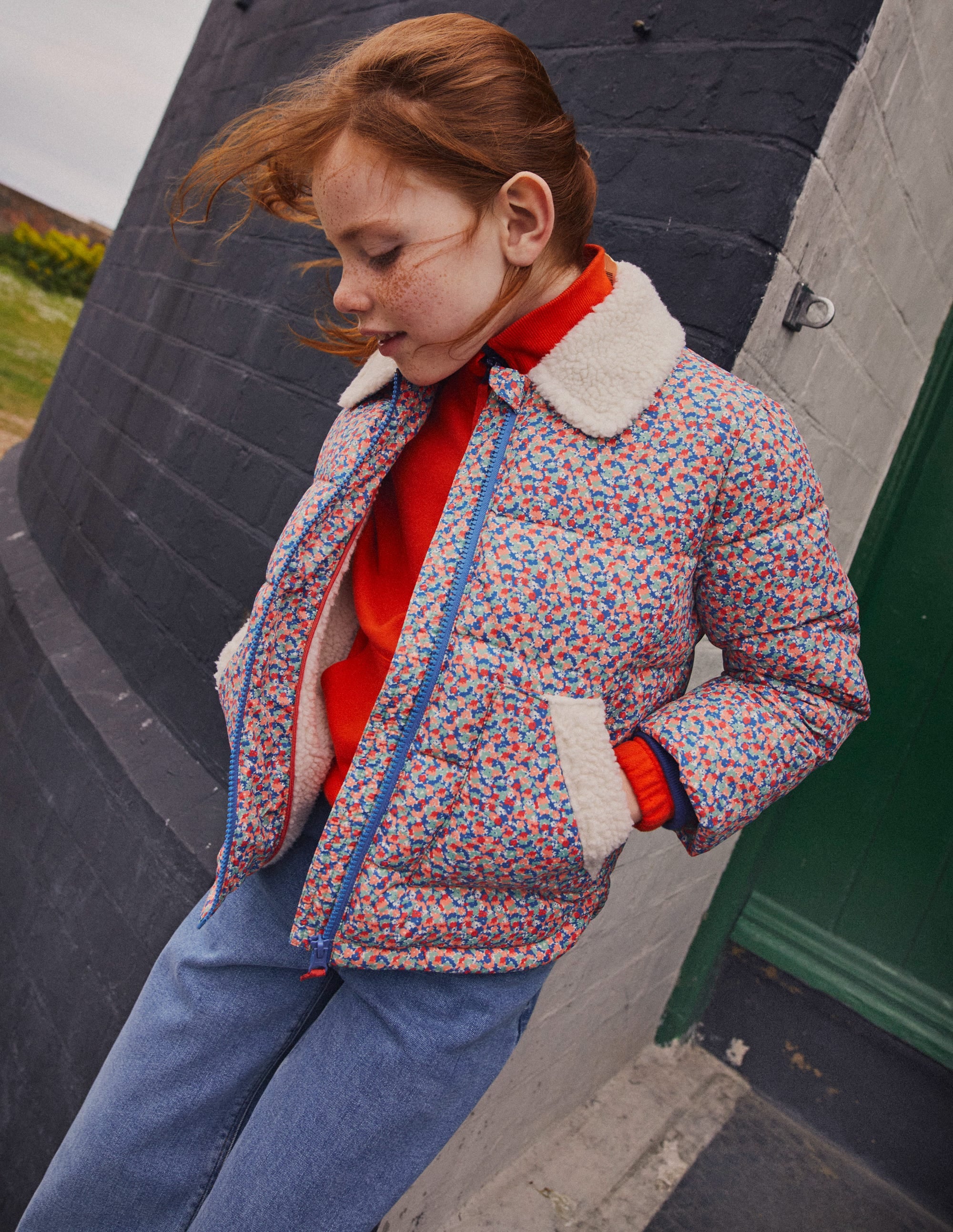 Wattierte Jacke mit Borg-Detail-Marmeladenrot Florales Mikro-Muster - Image 5
