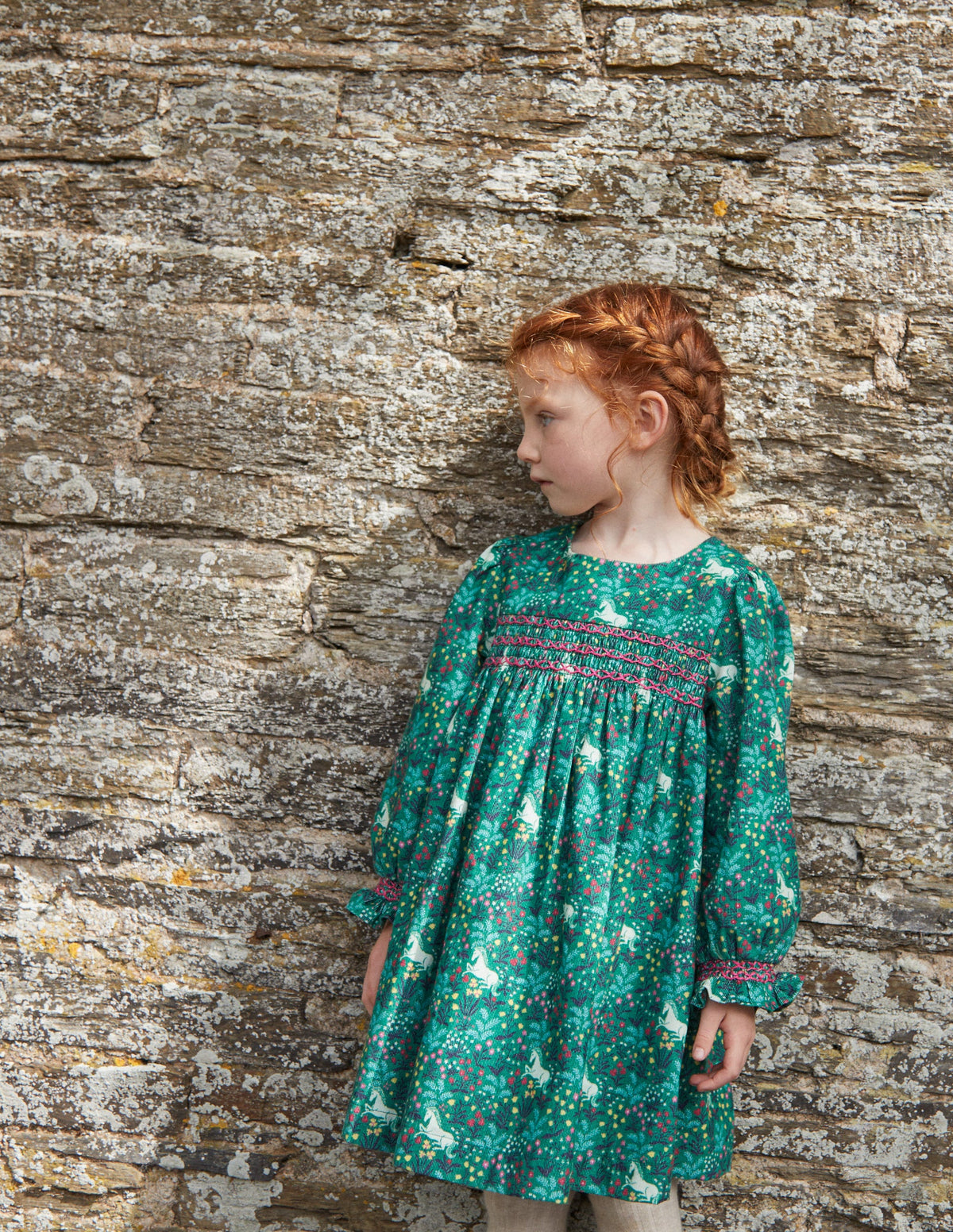 Robe en velours côtelé à smocks-Motif Unicorn Meadow vert profond-4
