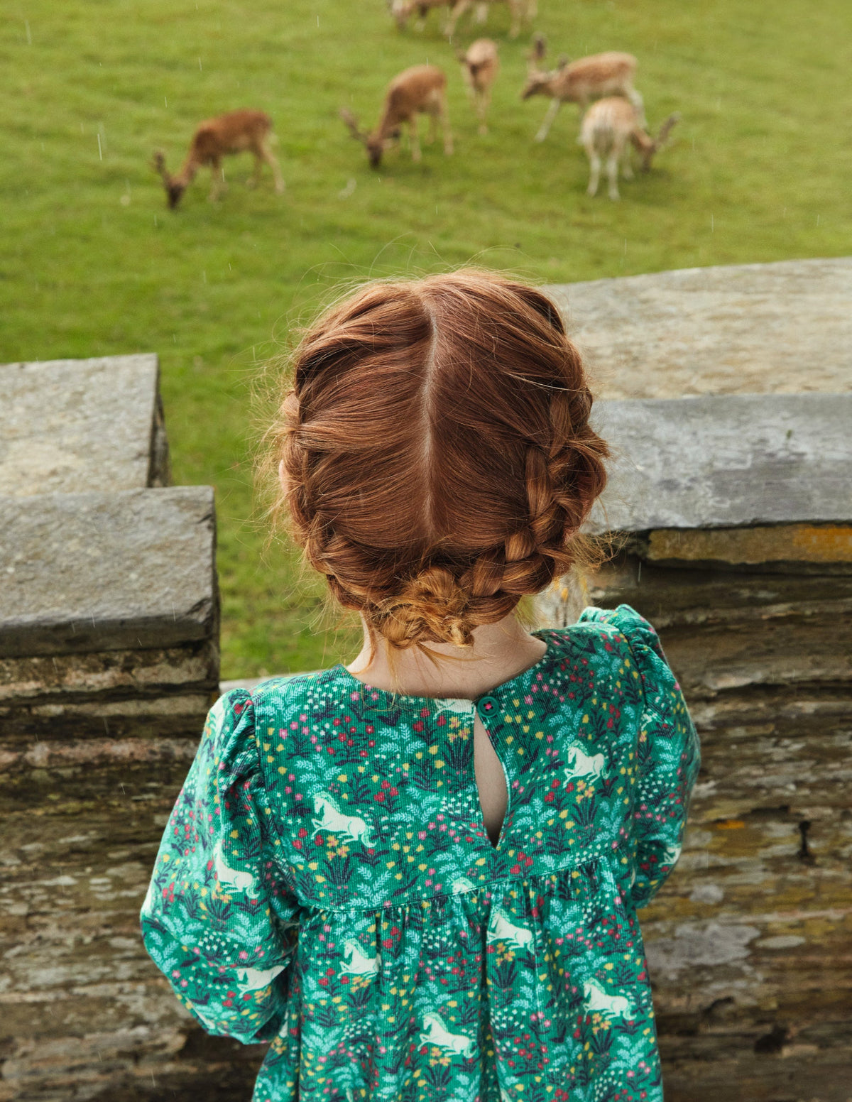 Robe en velours côtelé à smocks-Motif Unicorn Meadow vert profond - Image 5