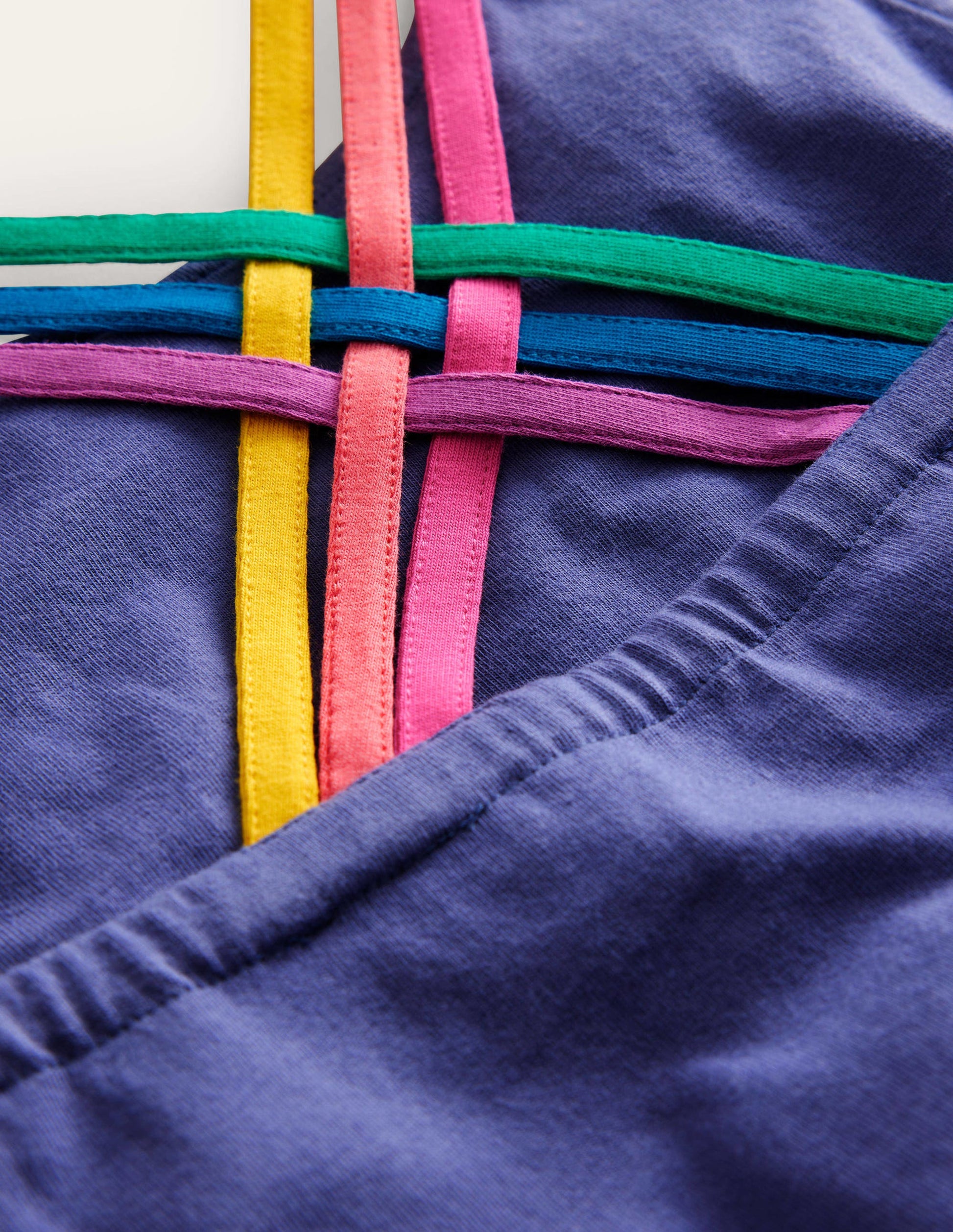 Top mit gekreuzten Trägern in Regenbogenfarben-Sanftes Segelblau-3