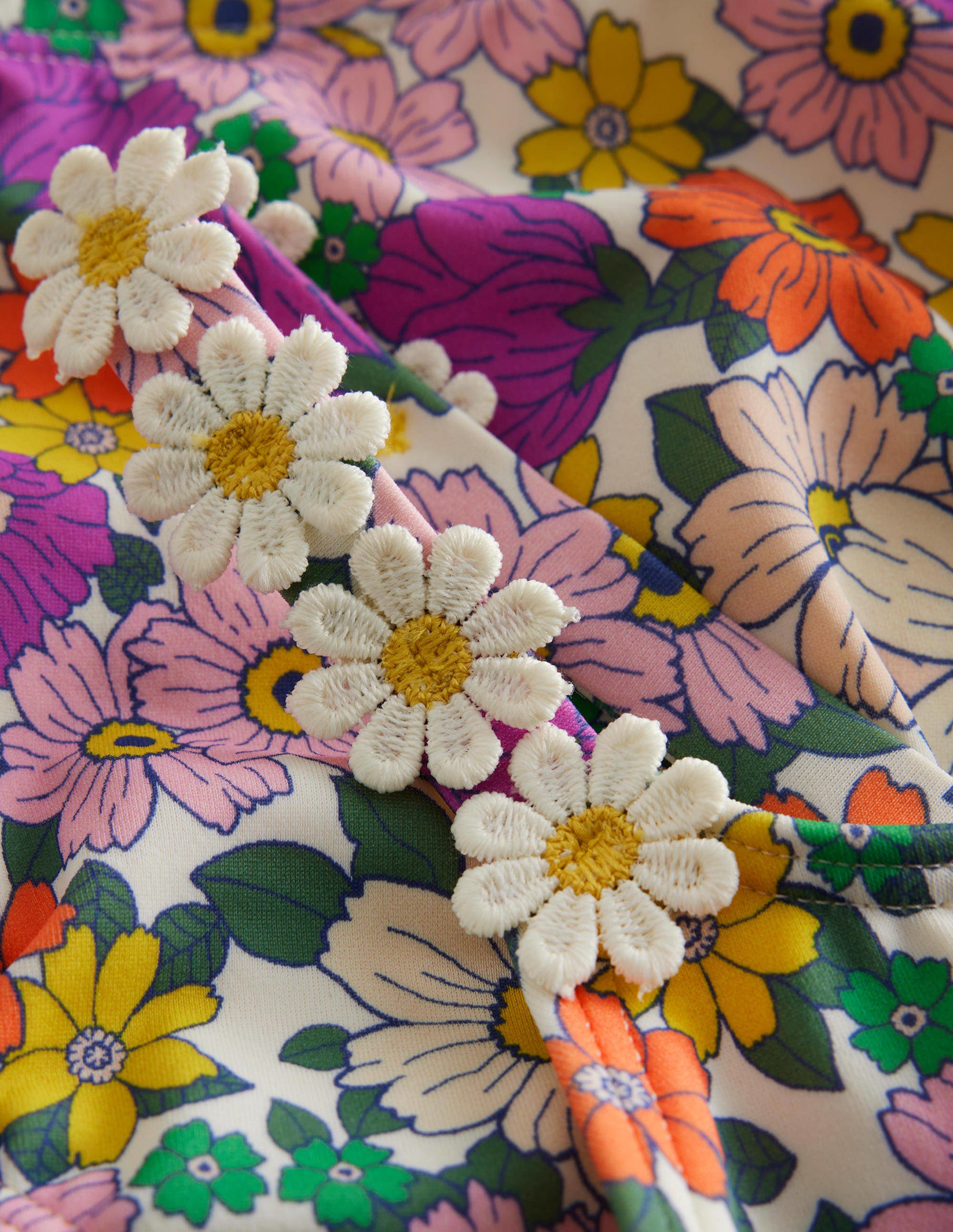 Bikini mit Gänseblümchenträgern-Naturweiß/Strahlendes Orchideenviolett, Blumenmuster - Image 3