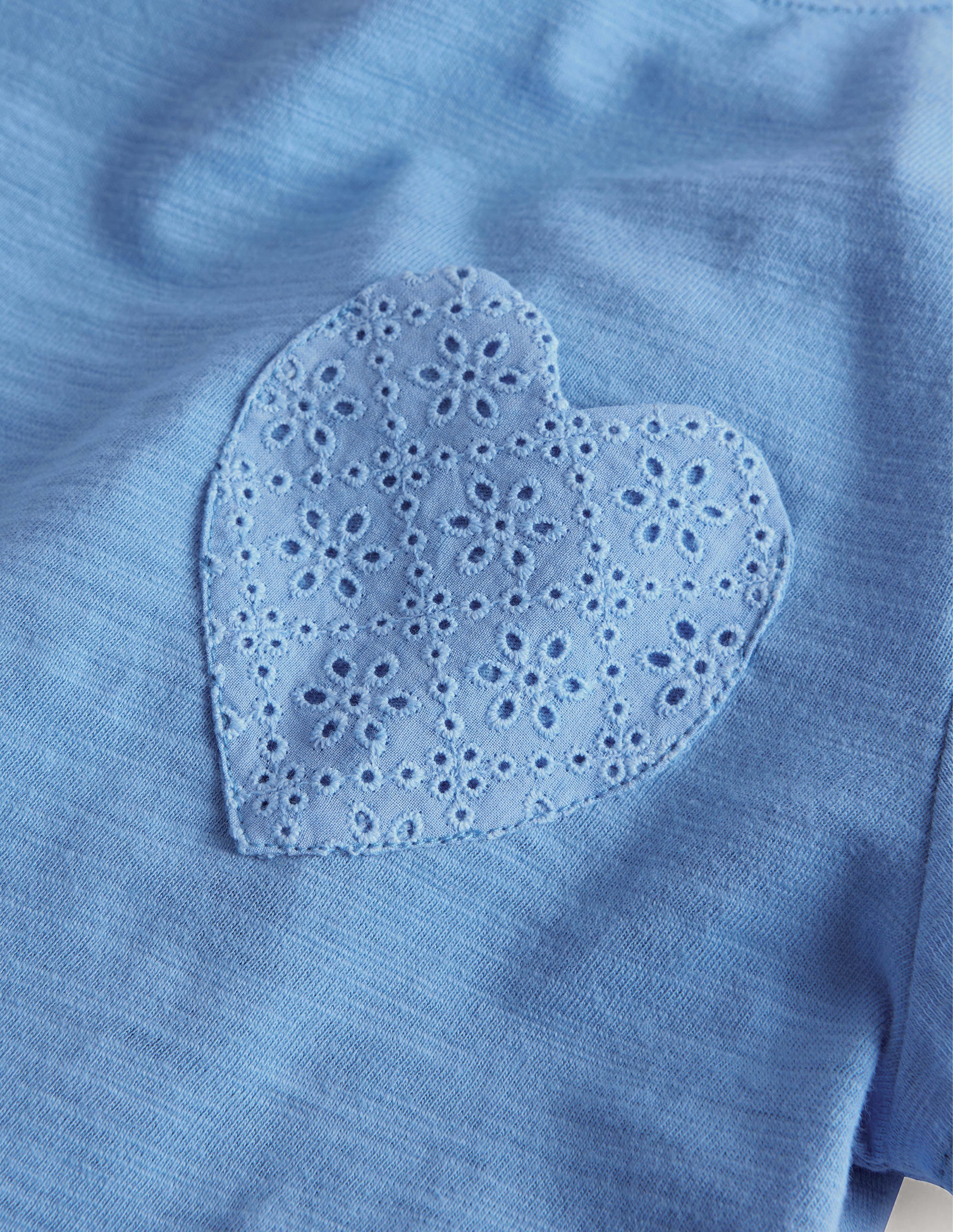 T-shirt avec poche et broderie anglaise-Bleu panorama - Image 3