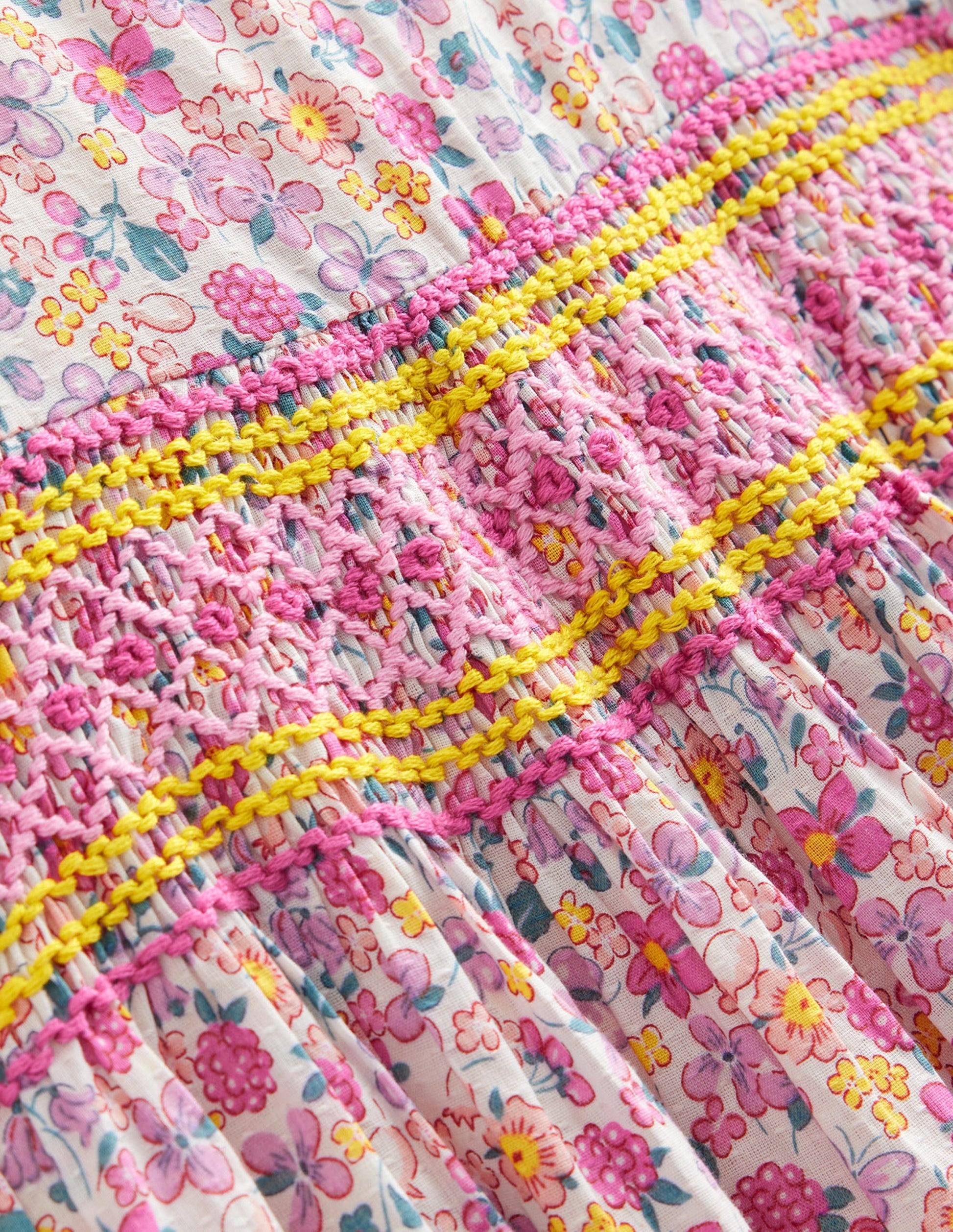 Robe rétro à smocks-Motif floral pétal vif-3