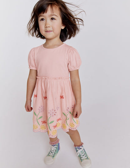 Ausgestelltes Kleid mit Lochstickerei-Blassrosa