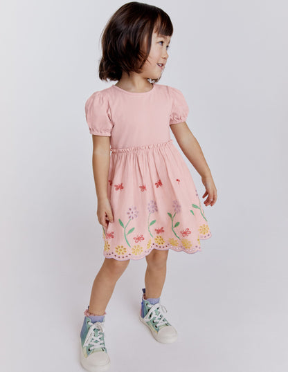 Ausgestelltes Kleid mit Lochstickerei-Blassrosa