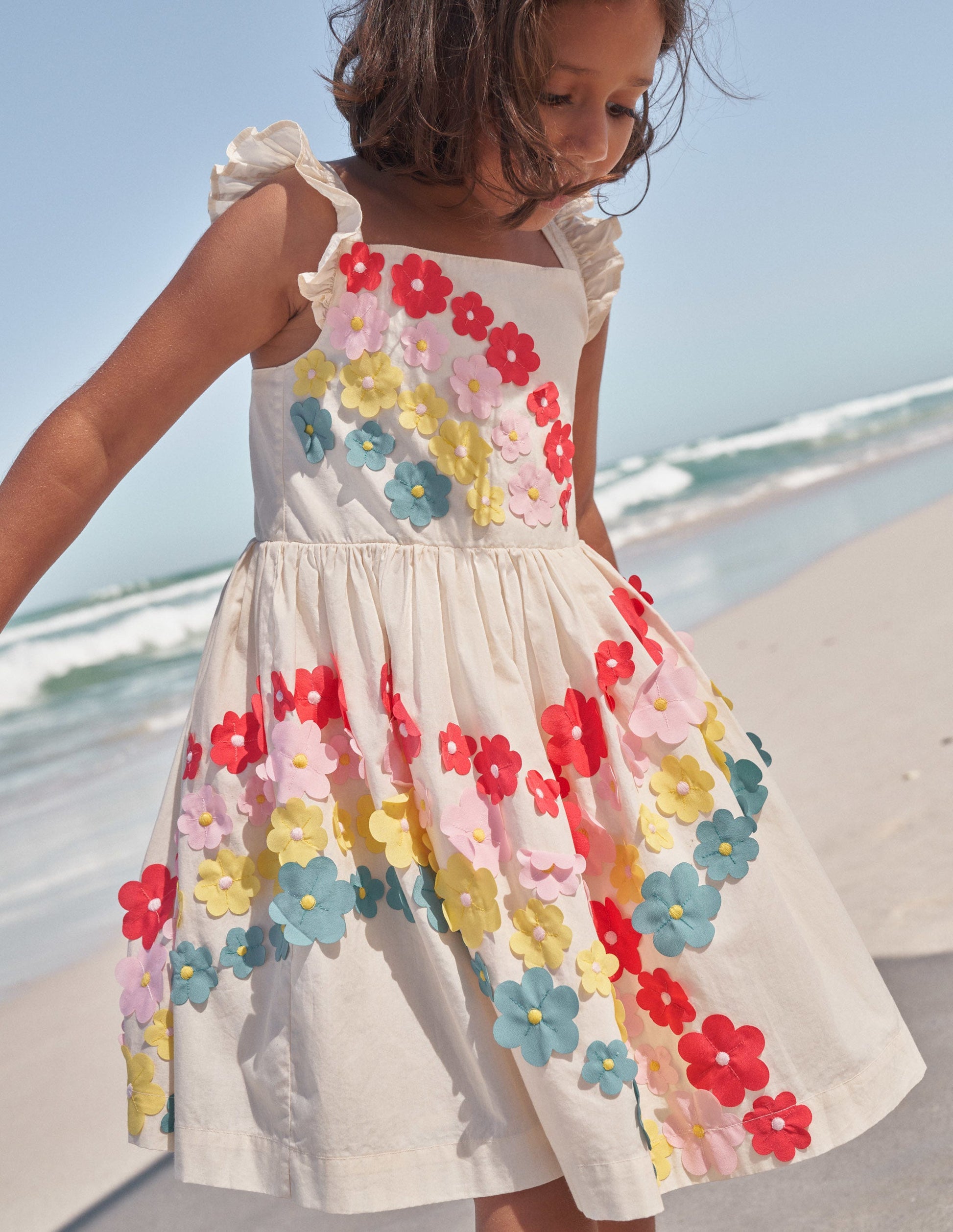 Kleid mit Regenbogen-Flatterblumen-Vanille-4