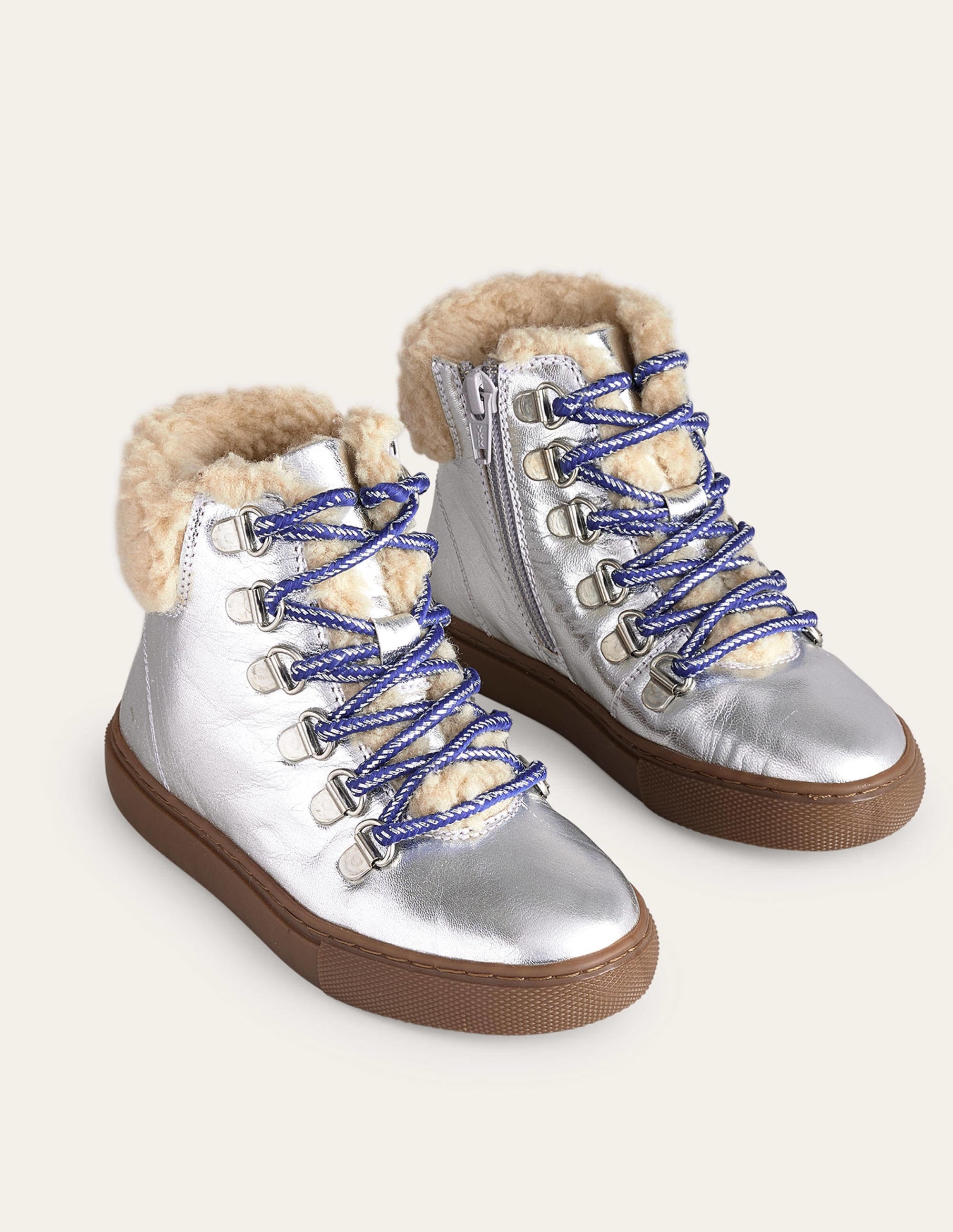 Flauschige Schnürstiefel aus Leder-Silber Metallic - Image 2