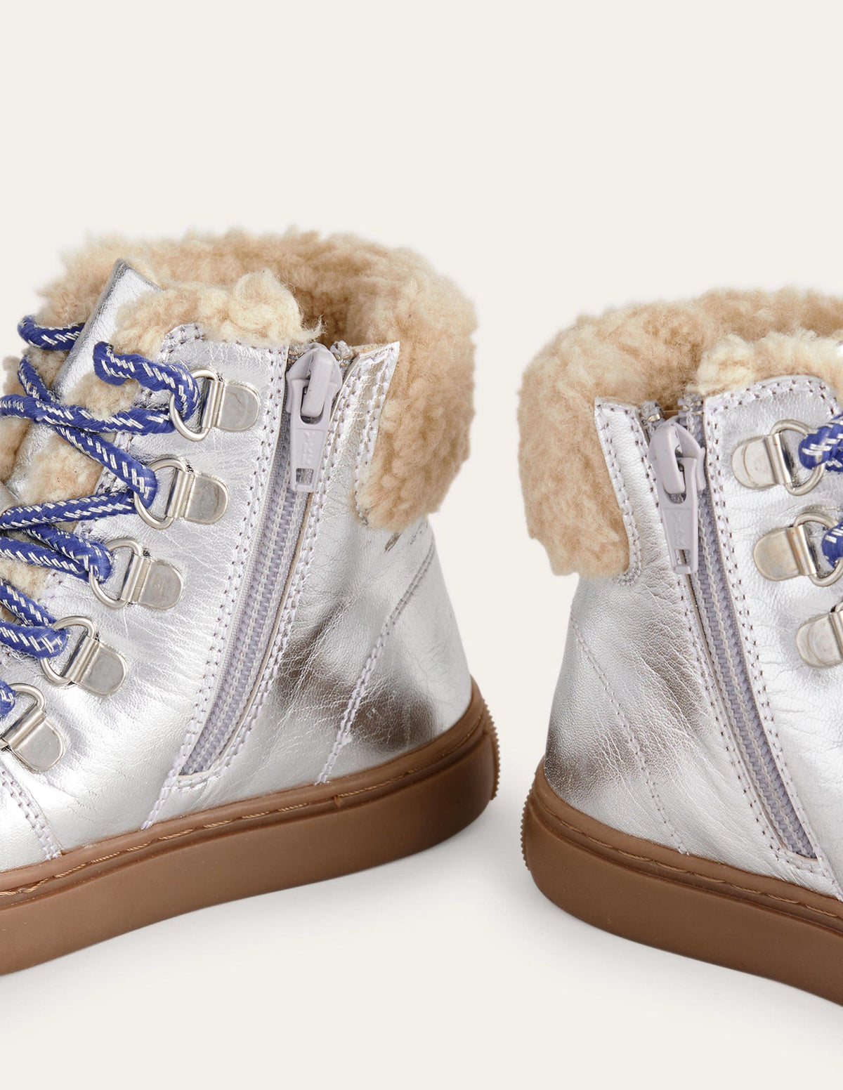 Flauschige Schnürstiefel aus Leder-Silber Metallic-3