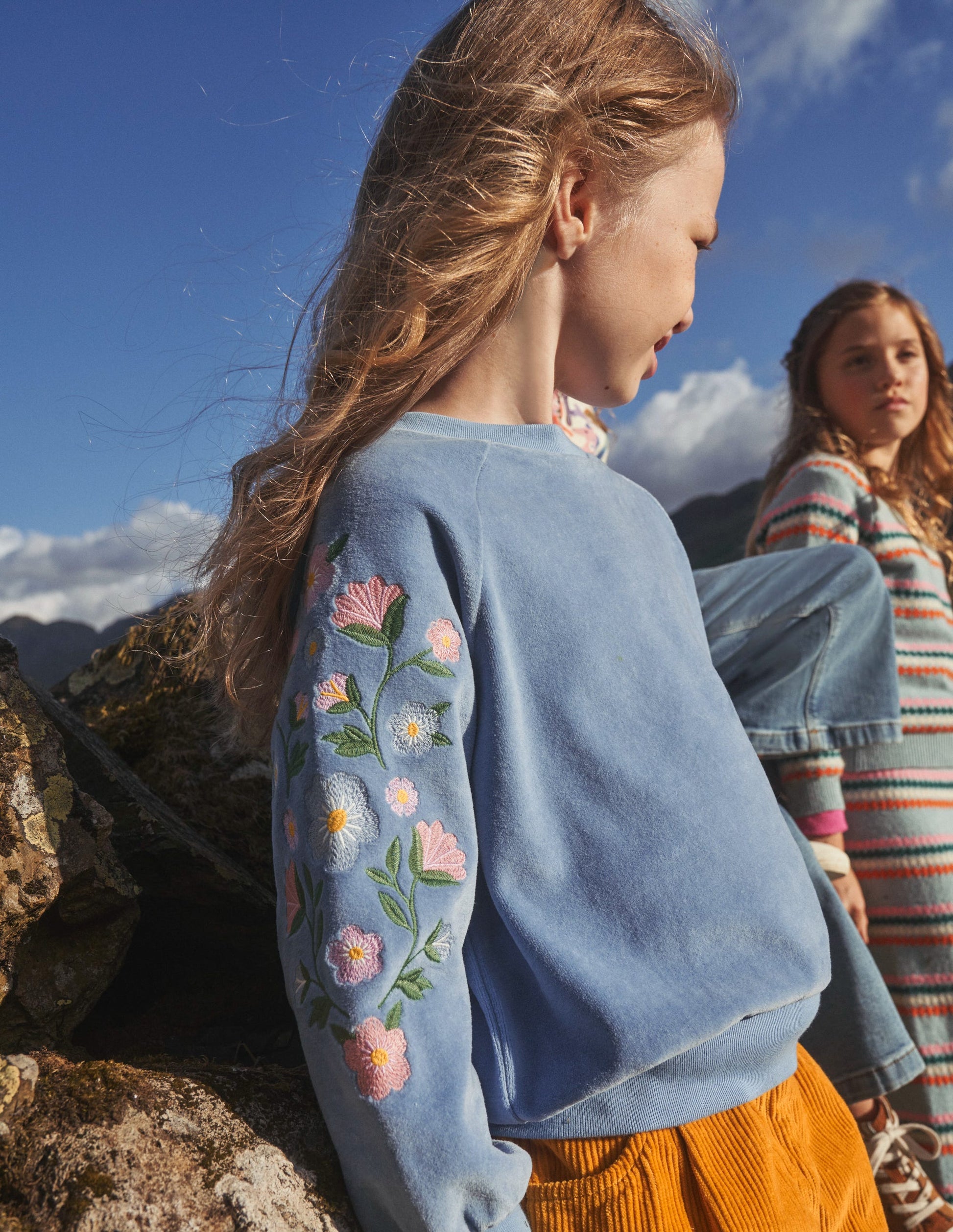 Embroidered Velour Sweat-Delft Blue Floral-4