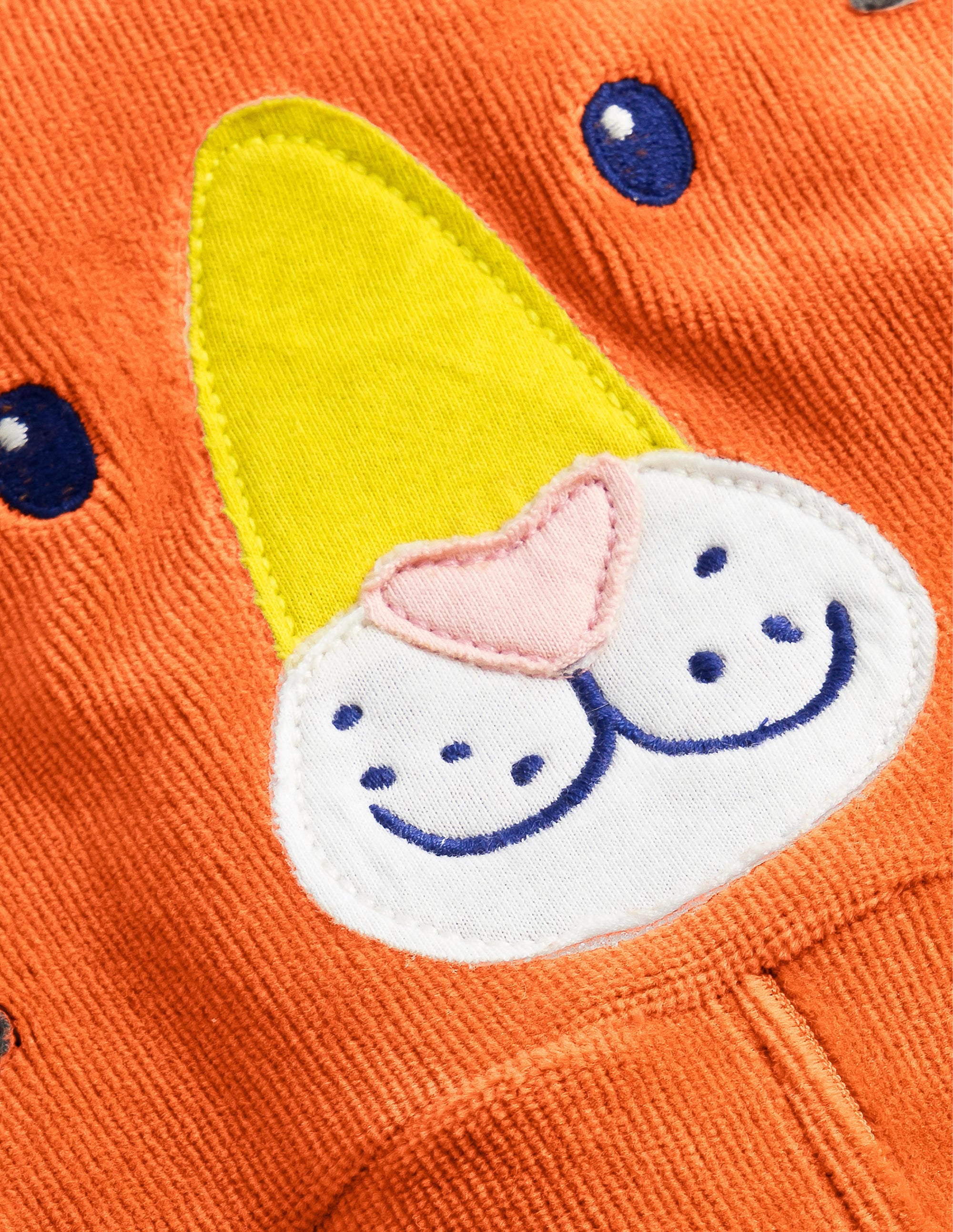 Latzhose mit Applikation-Herbstliches Ahornbraun, Tigerapplikation - Image 3