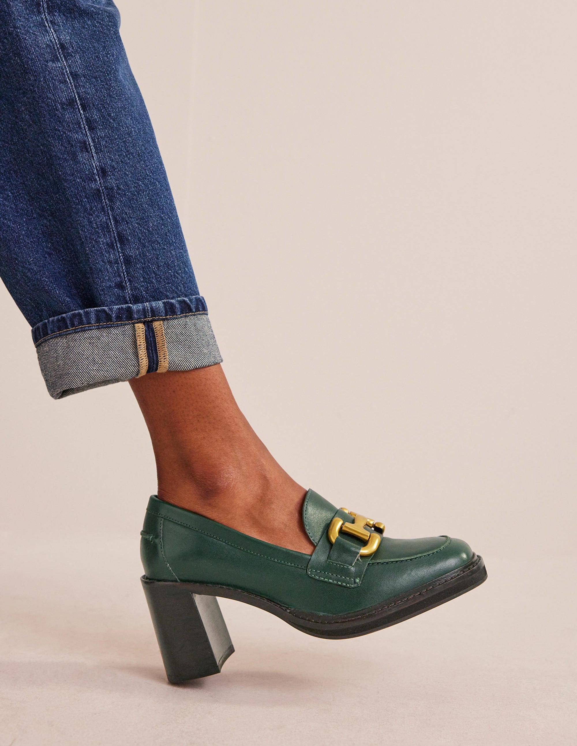 Iris Absatz-Loafer mit Trensendetail-Dunkelgrünes Leder - Image 1