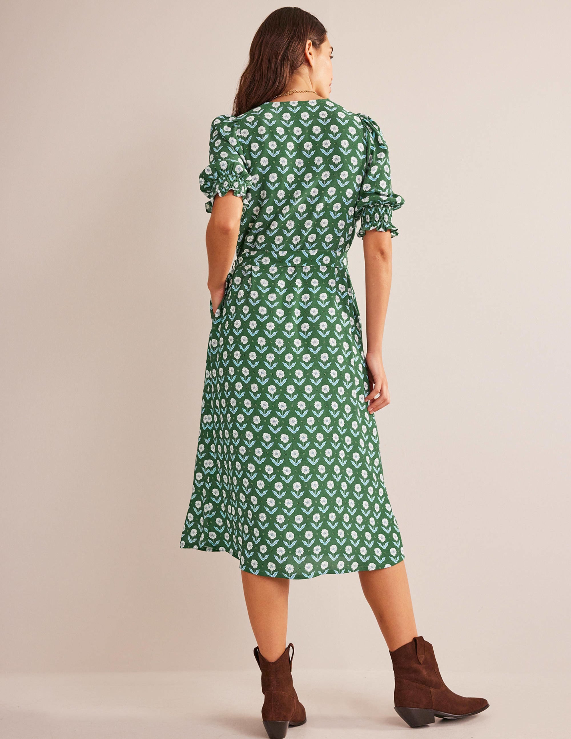 Midikleid mit gesmokten Bündchen-Wintergrün, Gänseblümchenblätter - Image 3